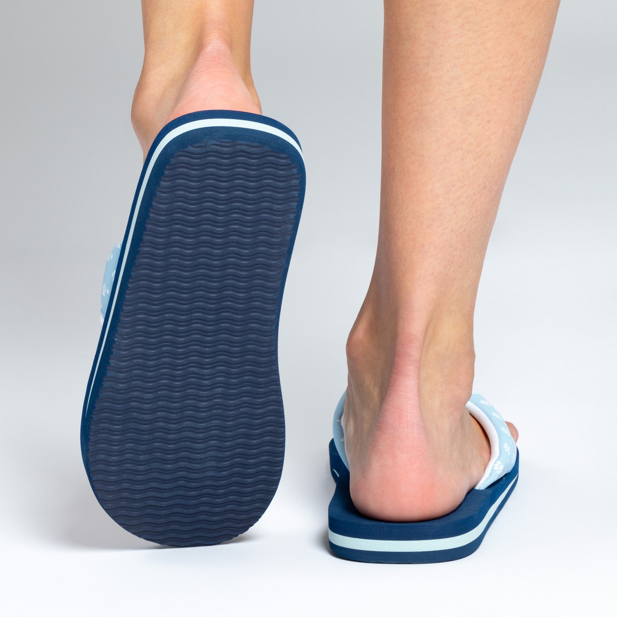 Cushy Comfort Paw Print Flip Flops、mySite、camillekostekn