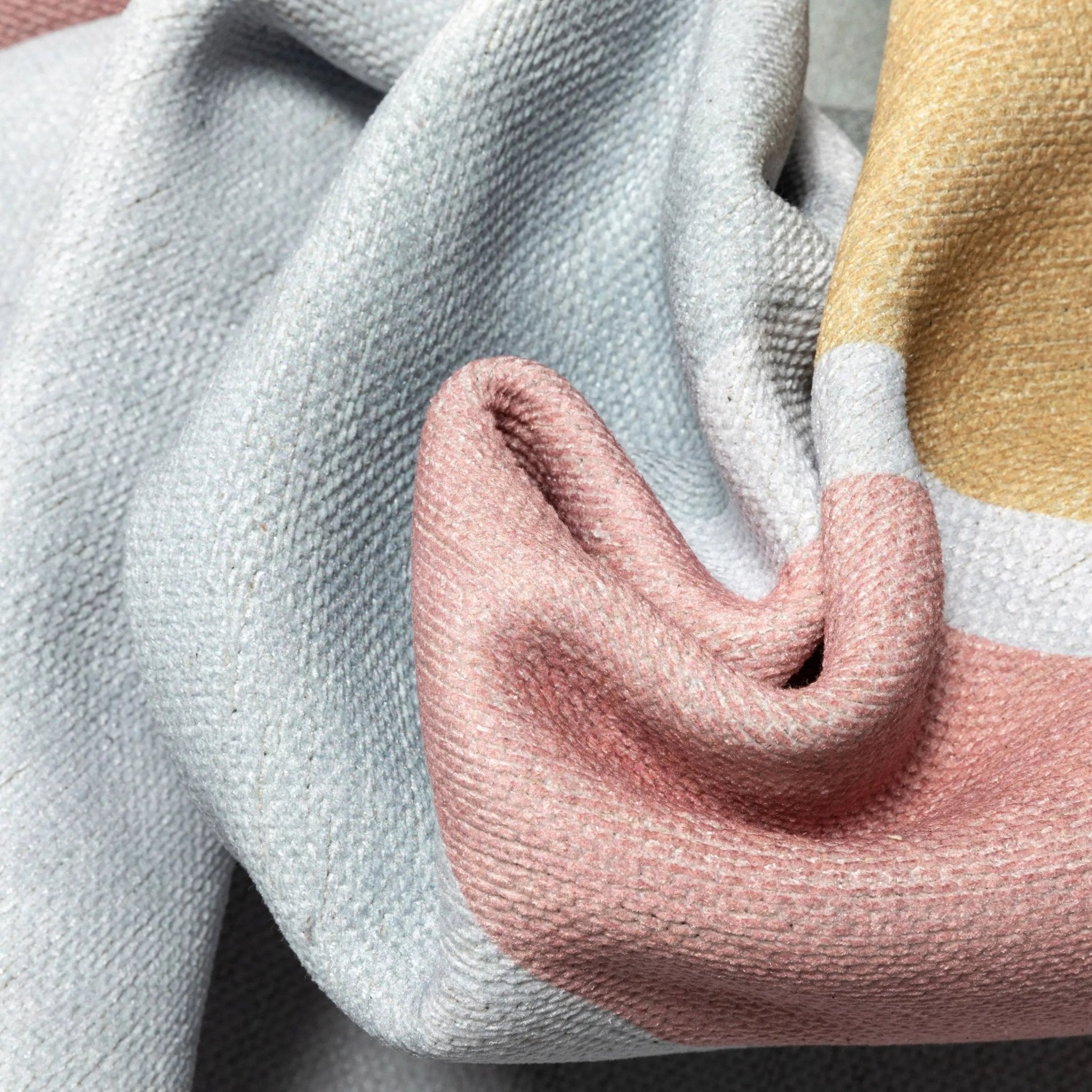 Curved Rainbow Modern Multi Color Area Flat-Weave Rug、mySite、gigharbornorthrealestate