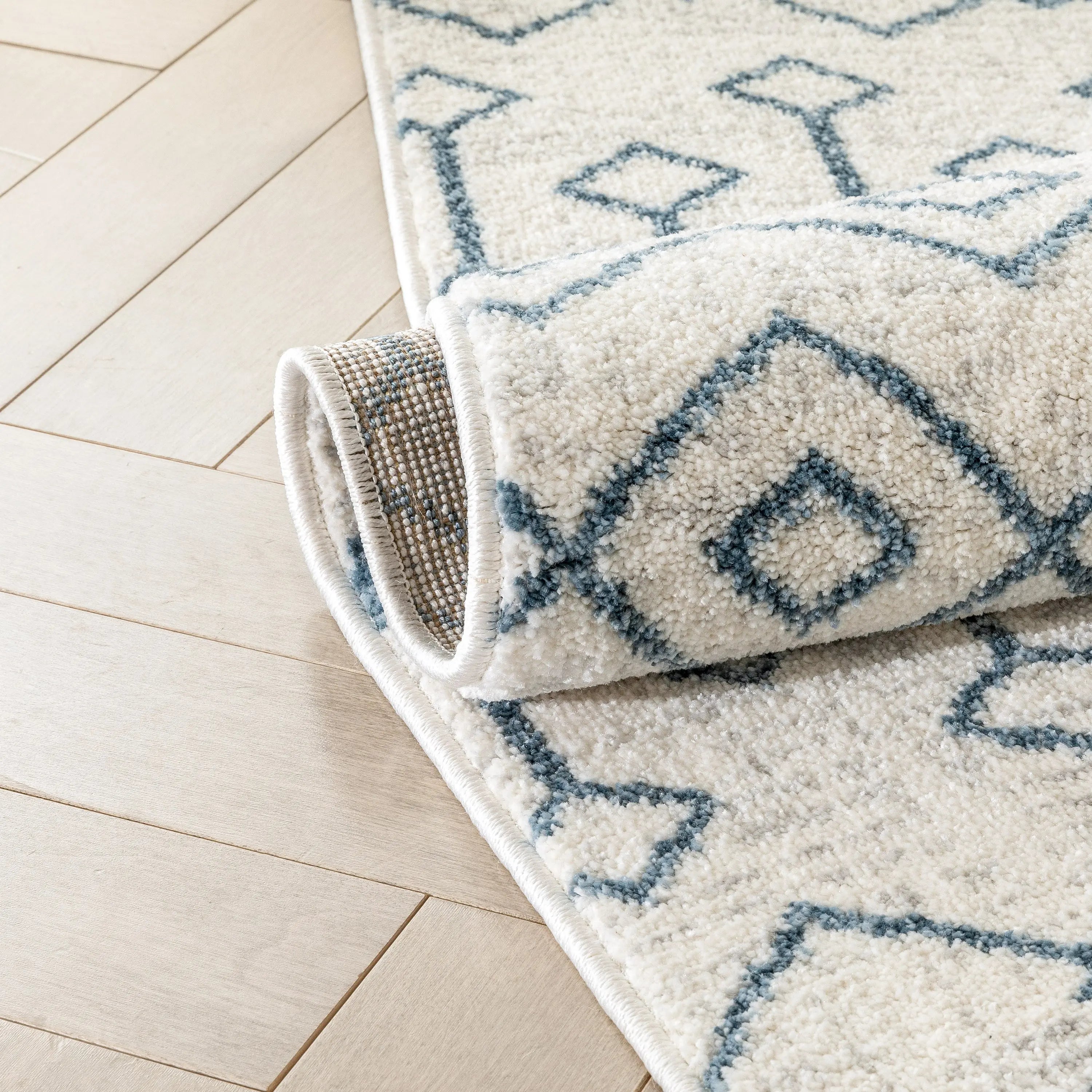 Transistora Nordic Tribal Trellis Pattern Light Blue Ivory Rug、mySite、gigharbornorthrealestate