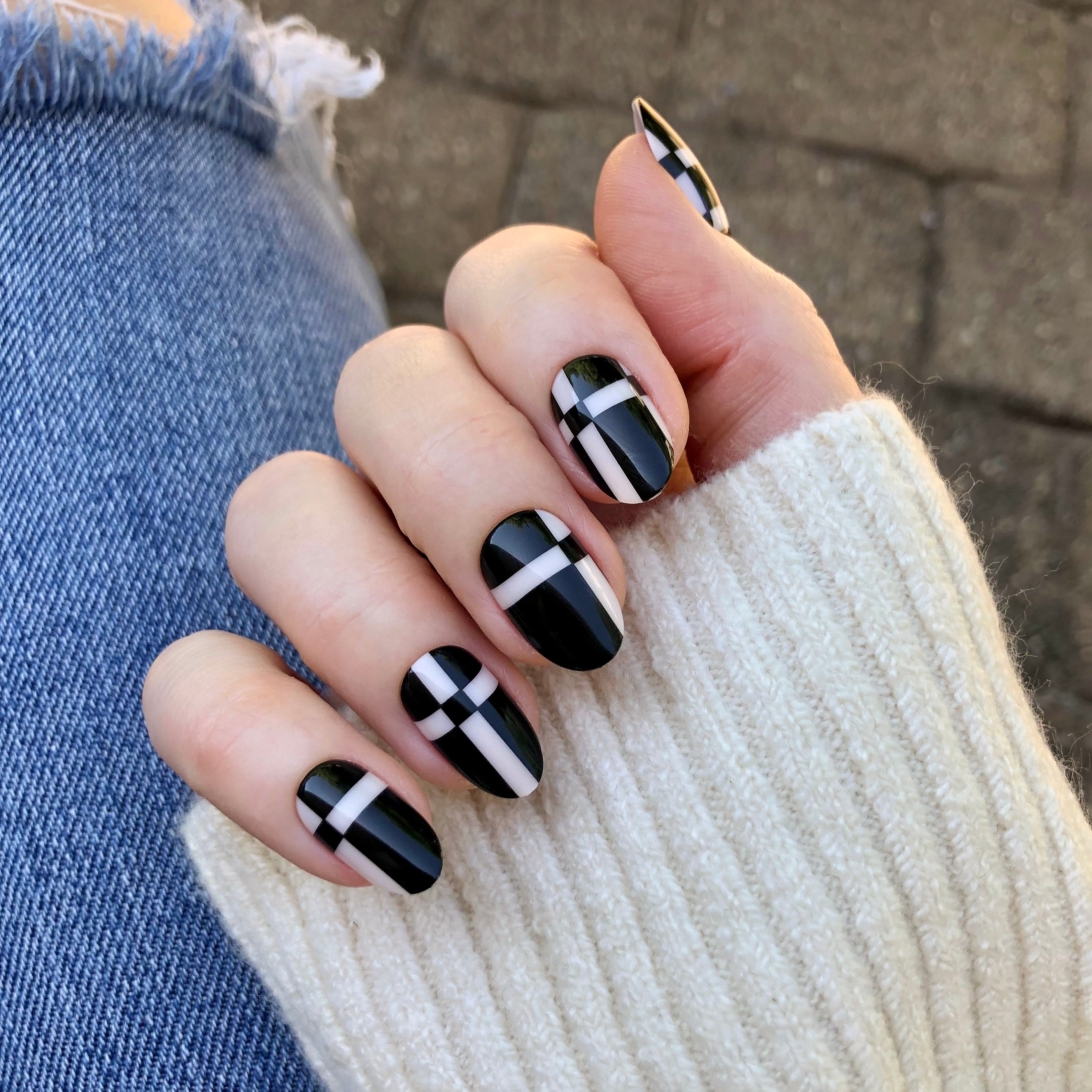 Geometric Plaid | Medium | Oval - Tab Press-On、mySite、solidvoid