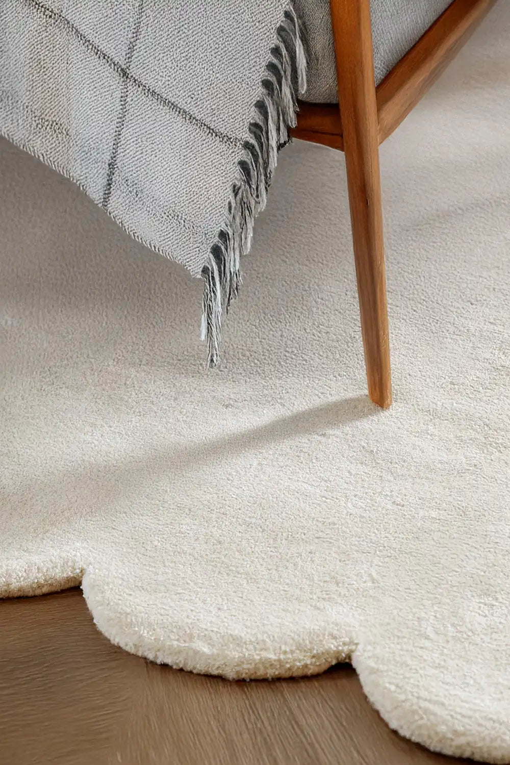 Solid Color Sculpted Edge Hand Tufted Wool Rug、mySite、gigharbornorthrealestate