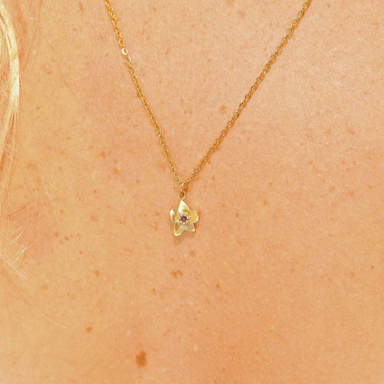 18K Gold PVD Stainless Steel Vertical 3D Birth Flower Charm / SBB0359、mySite、dreamappss