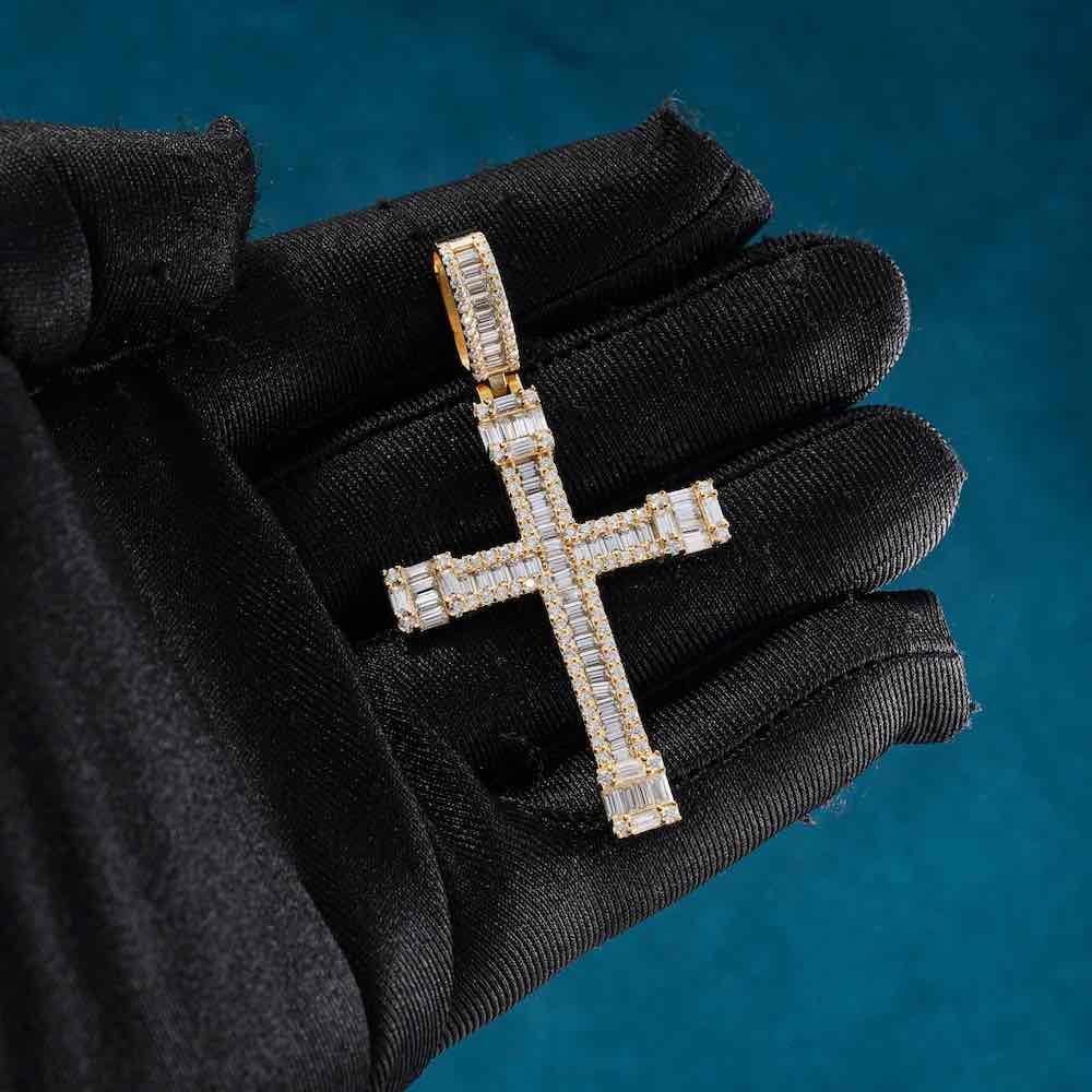 Emerald Cut Moissanite Cross Pendant 14K Gold、mySite、hinf8tx79