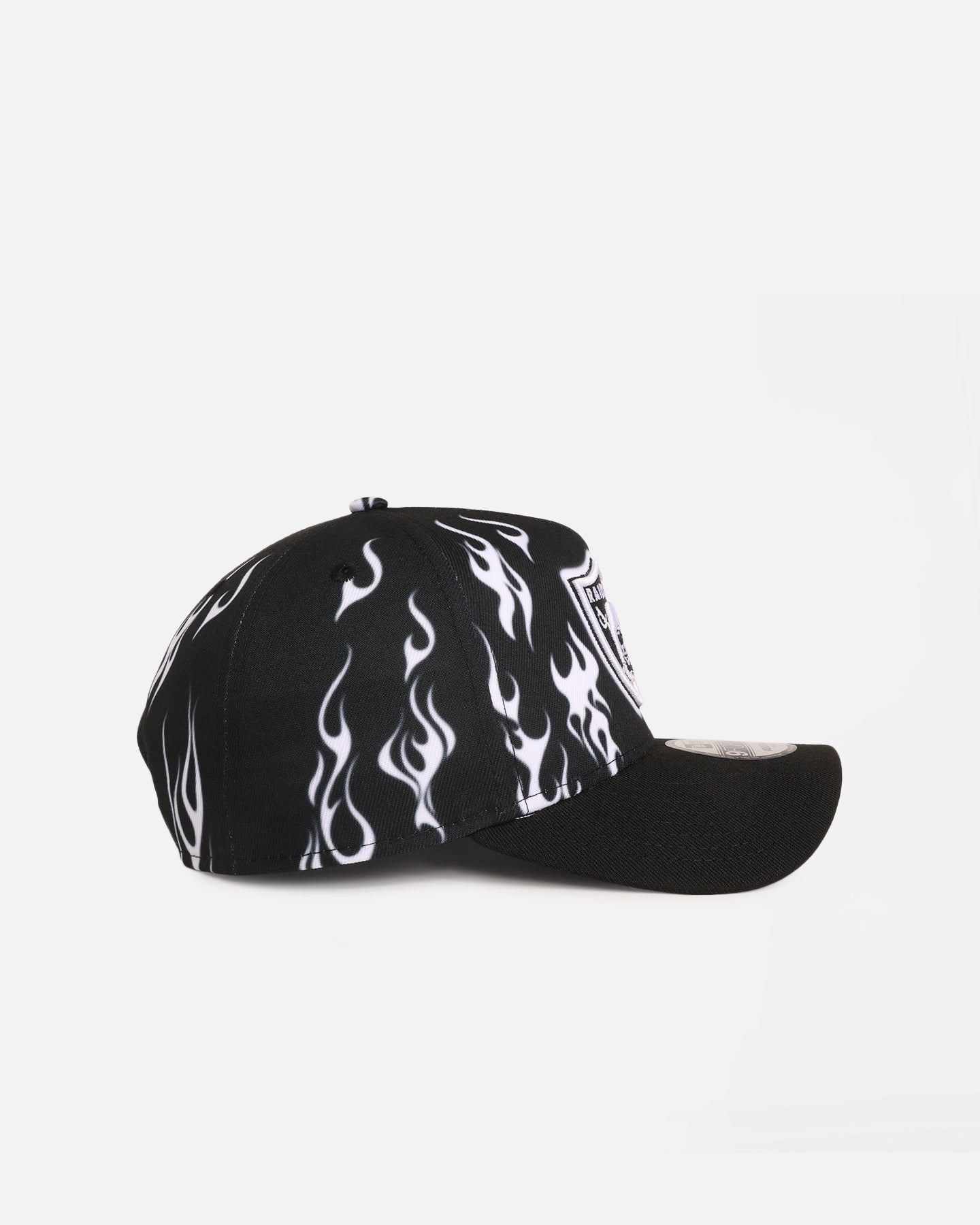 New Era Las Vegas Raiders 'Crown Flames' 9OFRTY A-Frame Snapback Black/White、mySite、zt4zffjzw