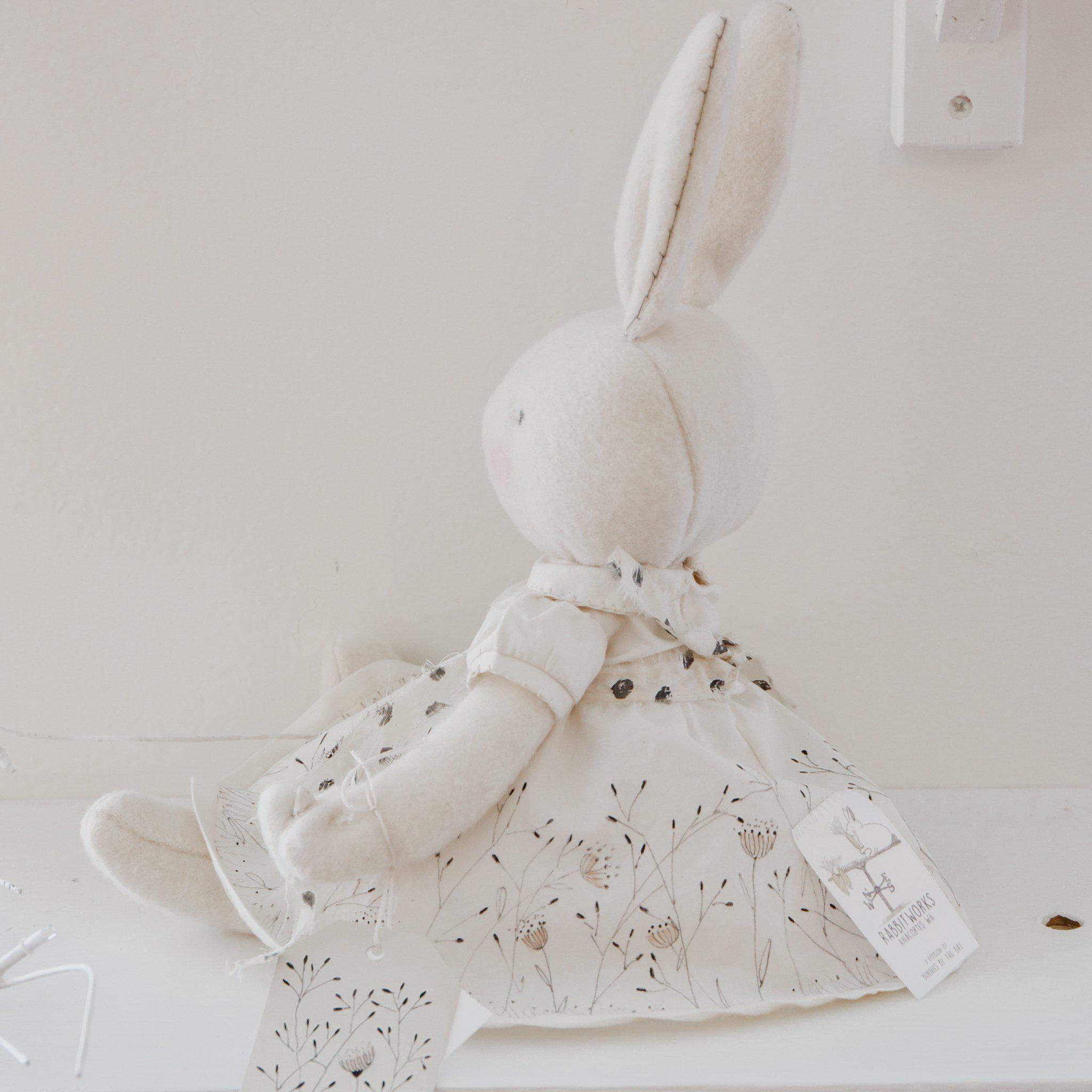 RETIRED - Hutch Studio Original - Lily Bunny - One of A Kind、mySite、g9winljtr