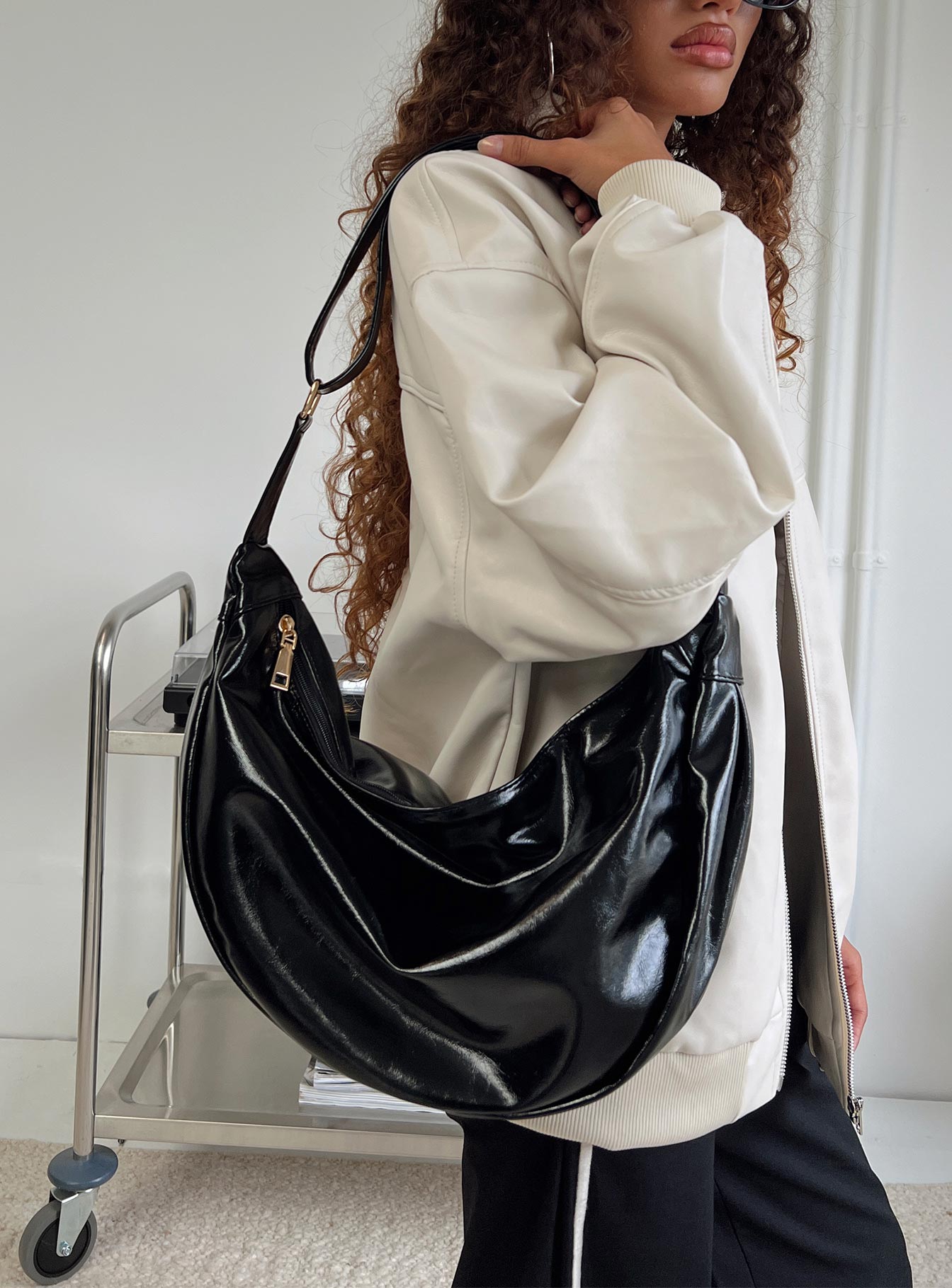 Ransom Shoulder Bag Black、mySite、solidvoid