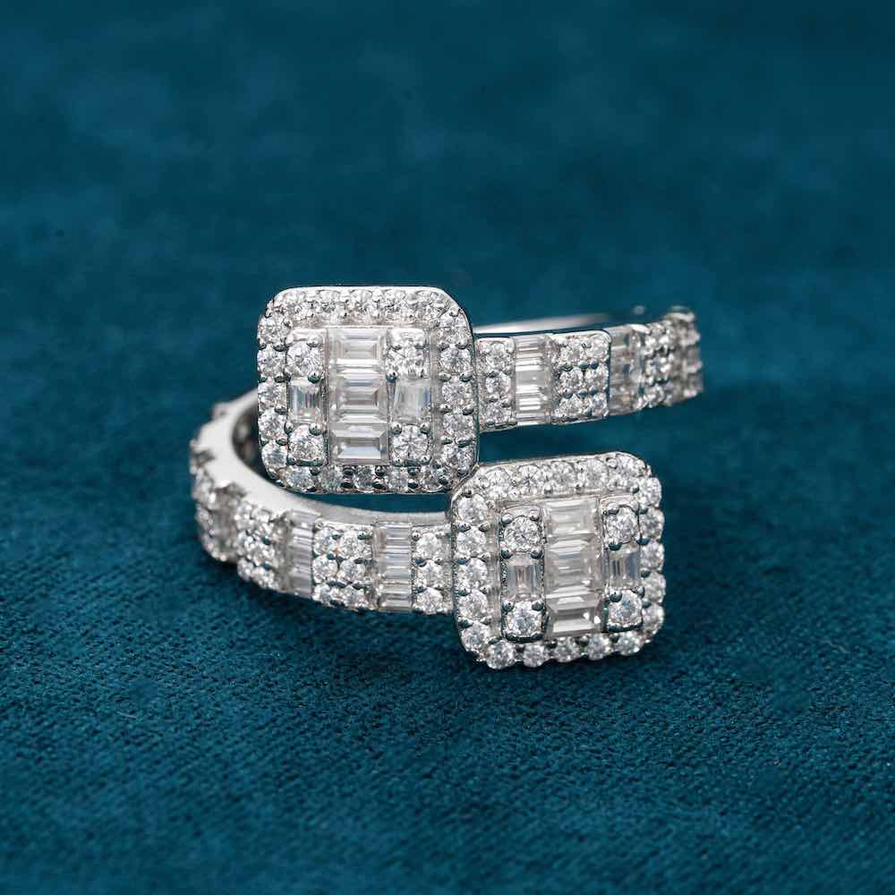 Moissanite Split Shank Baguette Ring 14K Gold、mySite、hinf8tx79