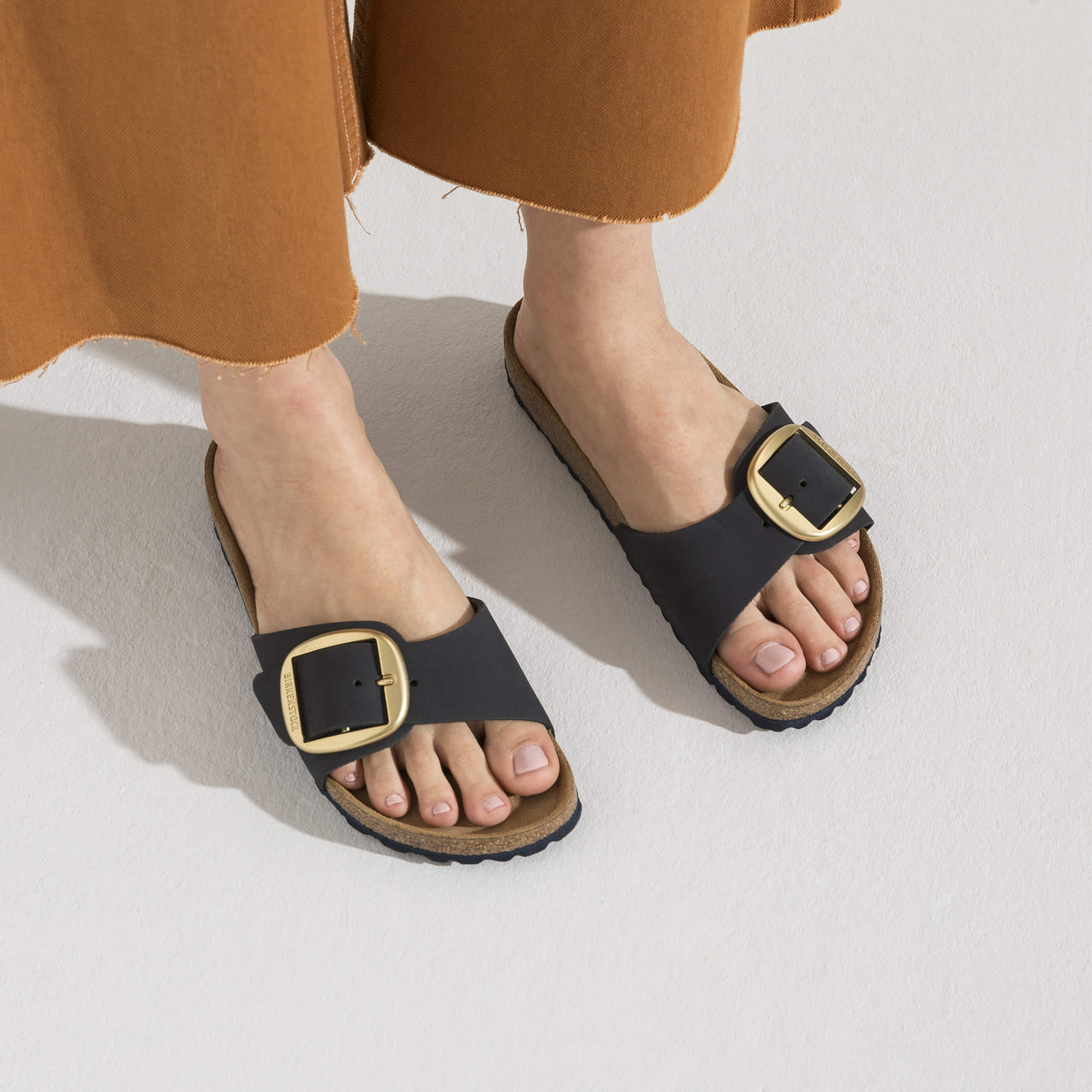 Madrid Big Buckle Nubuck Leather、mySite、gtrtttuynbv