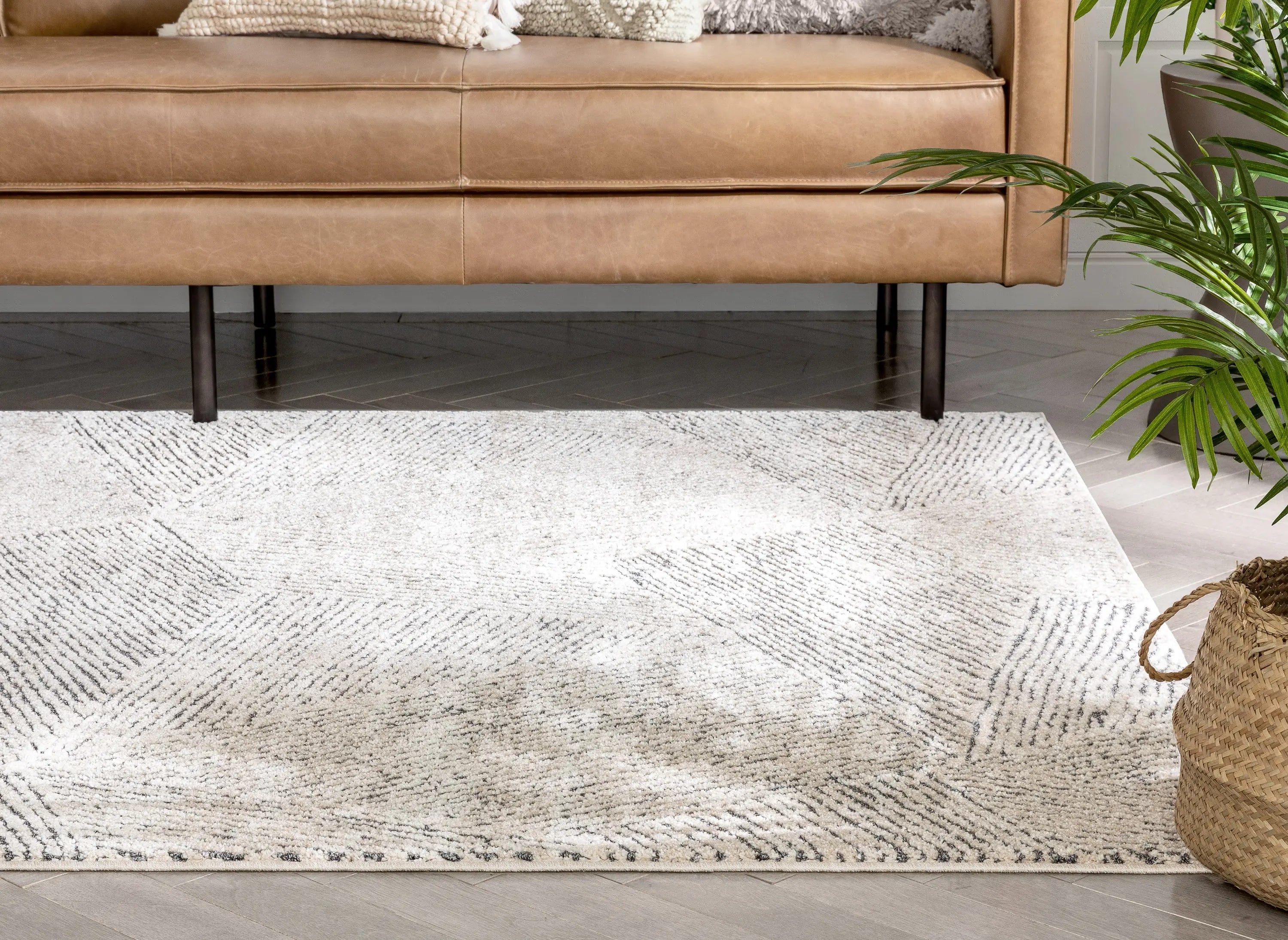 Enzo Tribal Geometric Lines Beige Distressed High-Low Rug、mySite、gigharbornorthrealestate