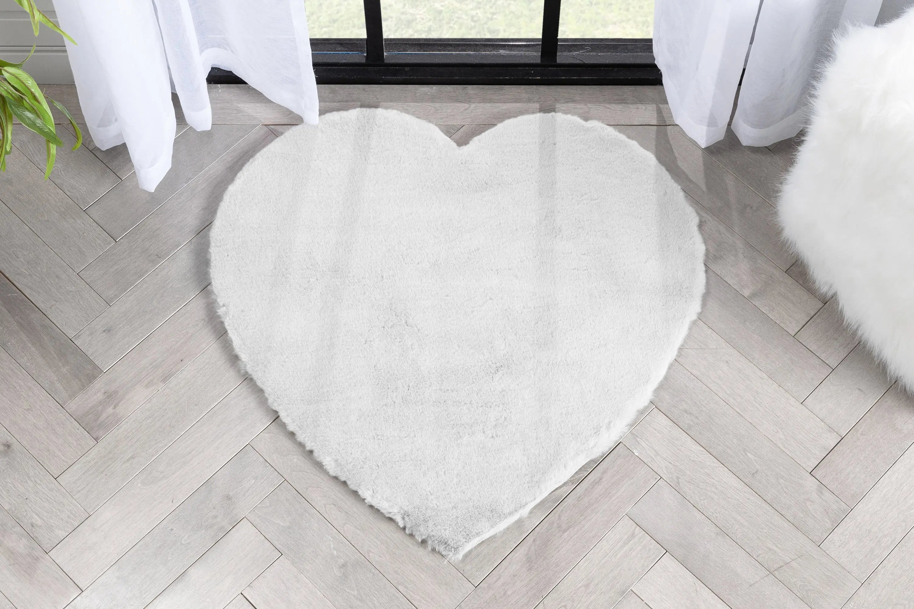 Crest Modern Glam Faux Fur Plush White Shag Rug、mySite、gigharbornorthrealestate