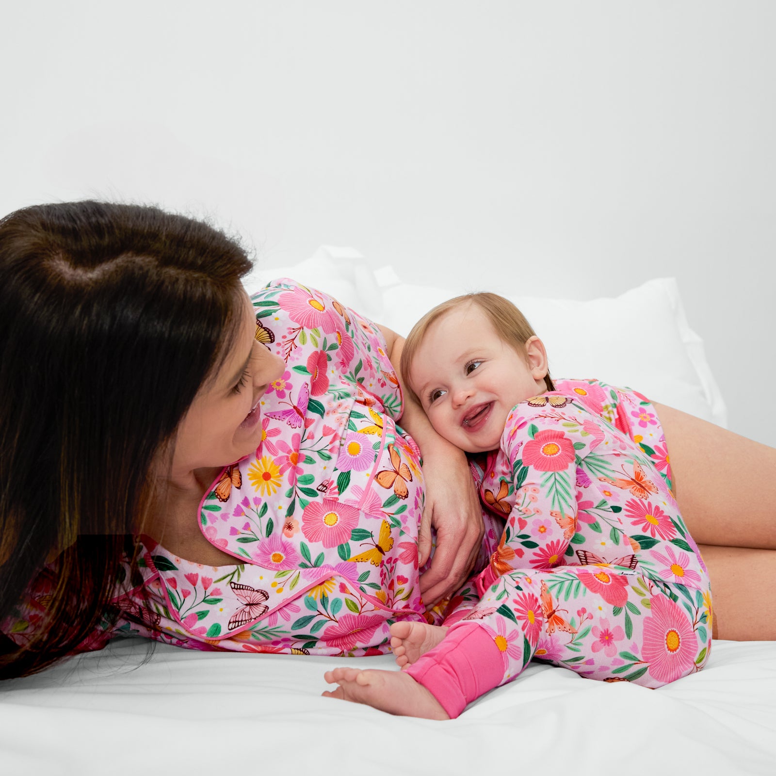  Butterfly Blooms Women's Short Sleeve & Shorts Pajama Set、mySite、layawaytickets