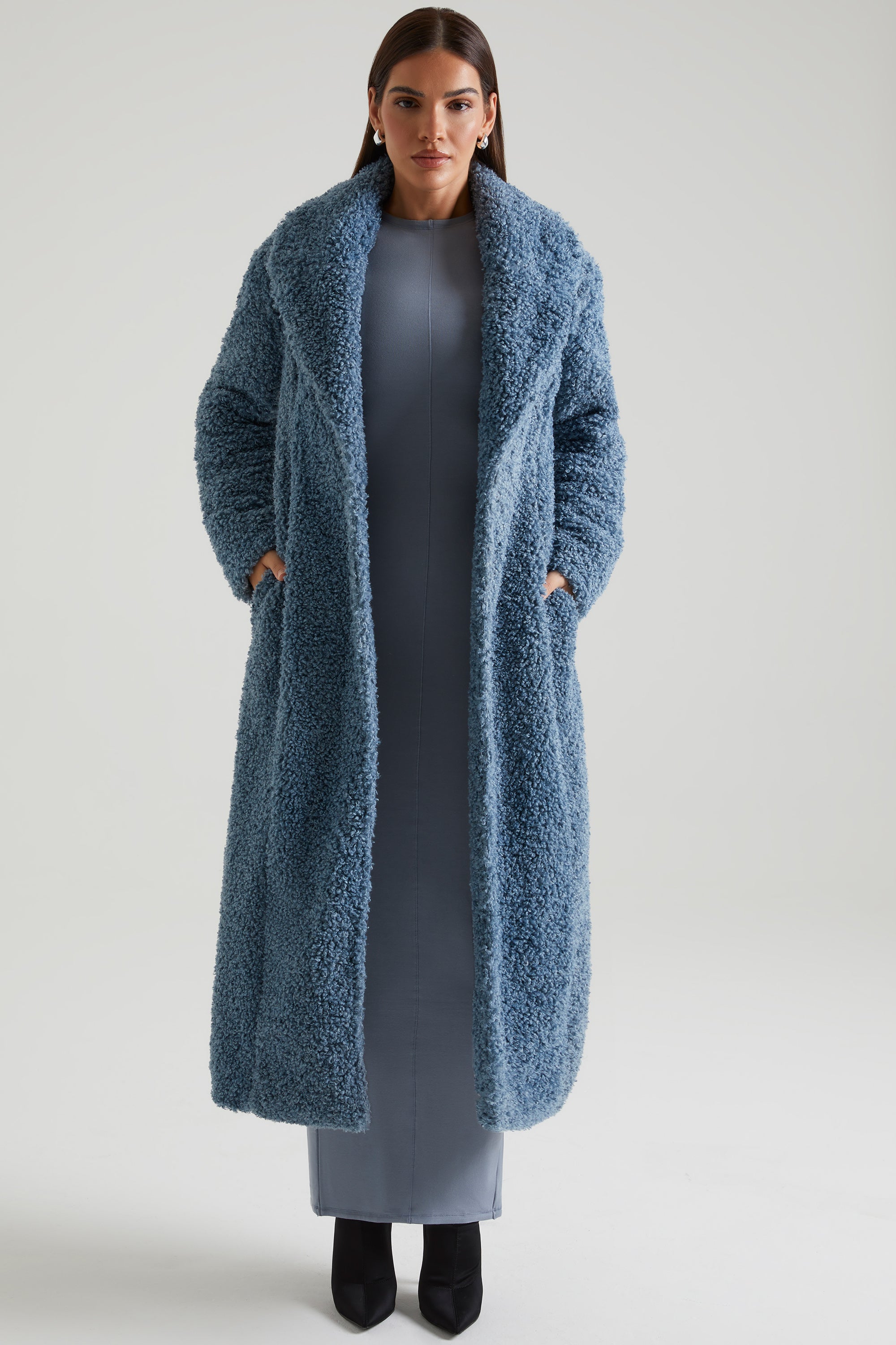 Long Shearling Coat in Blue、mySite、solidvoid