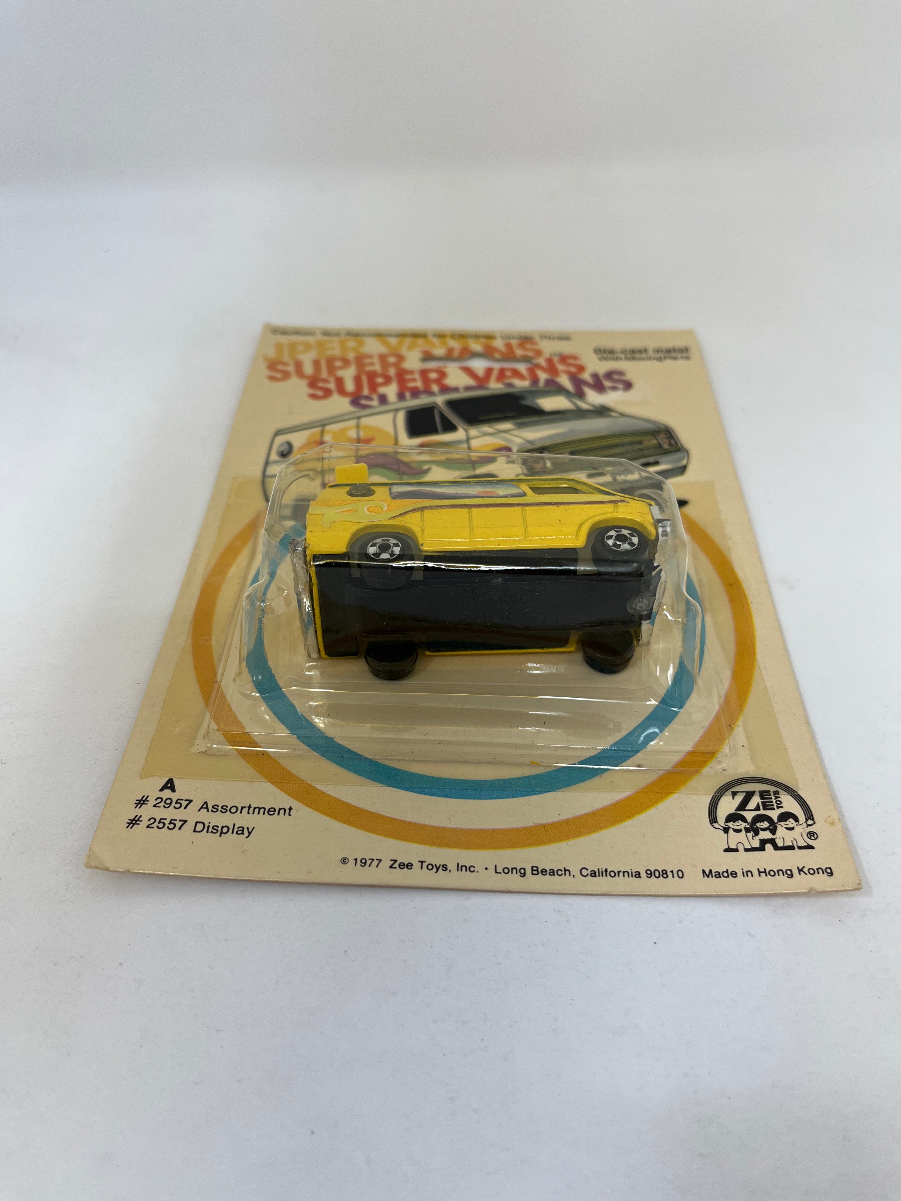 Dodge Van Super Vans * Yellow * 1977 Zee Toys 1:64 Scale * Hong Kong、mySite、hgirdovlk