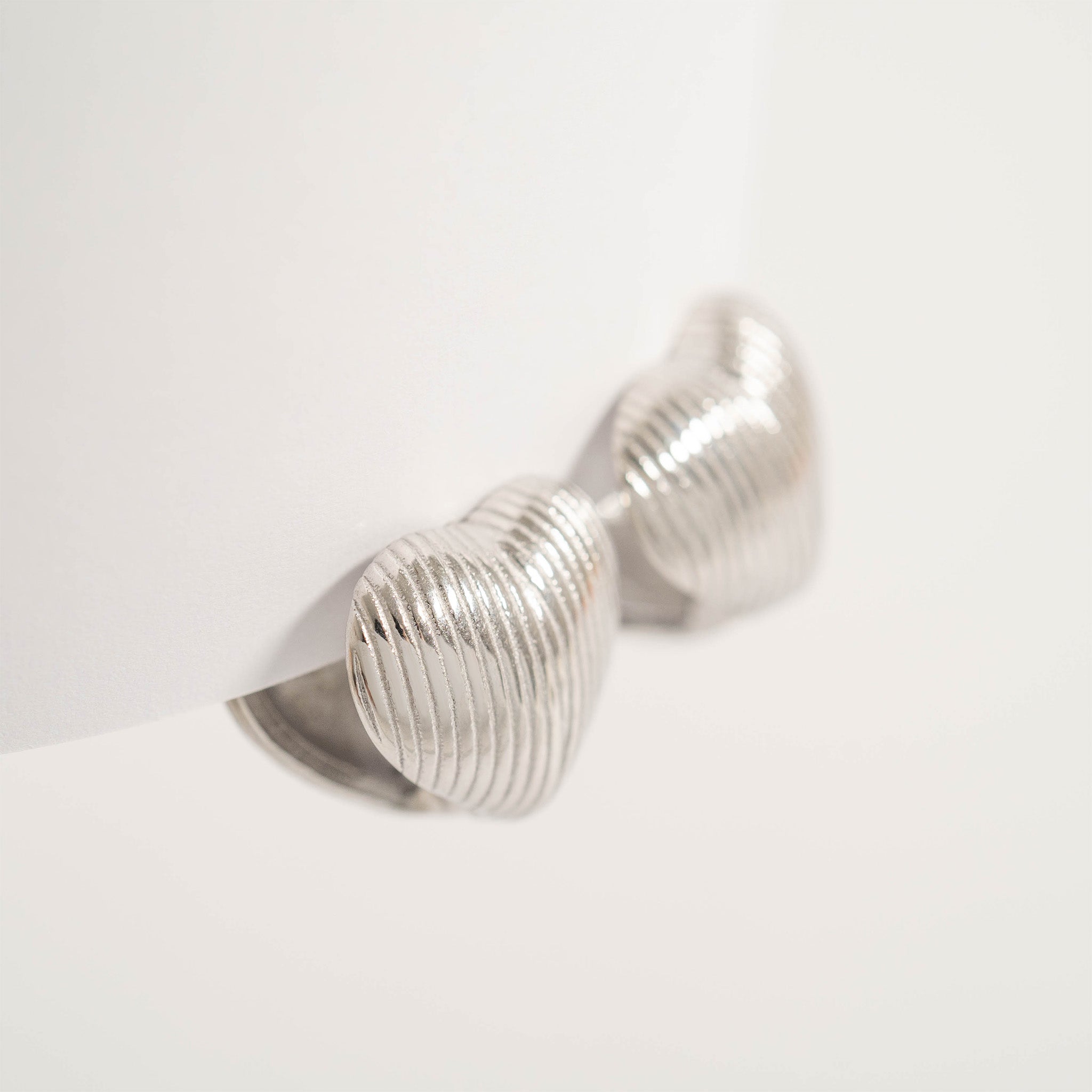 18K Gold PVD Stainless Steel Heart Huggie Earrings / ERJ0065、mySite、dreamappss