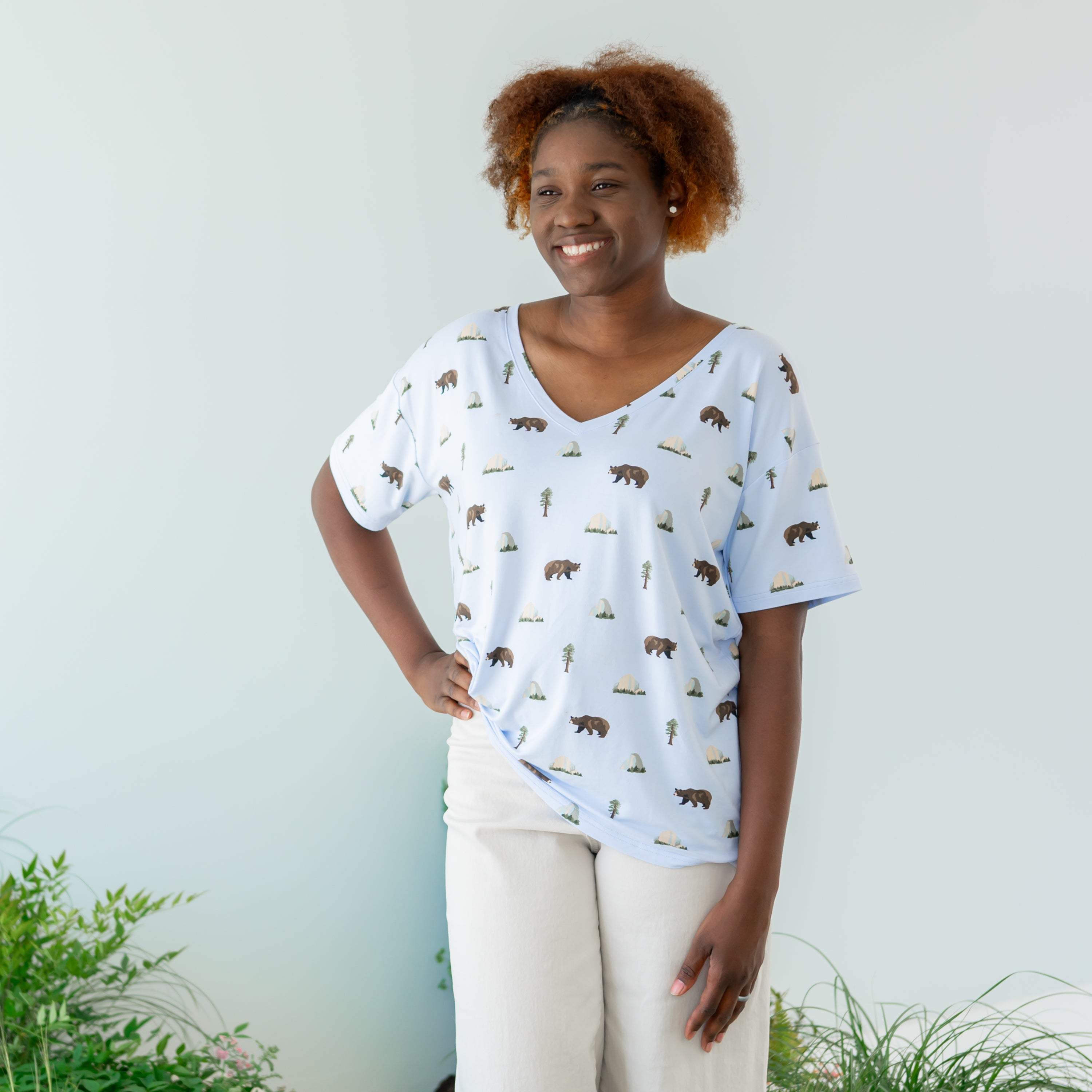  Women's Relaxed Fit V-Neck in Yosemite、mySite、layawaytickets