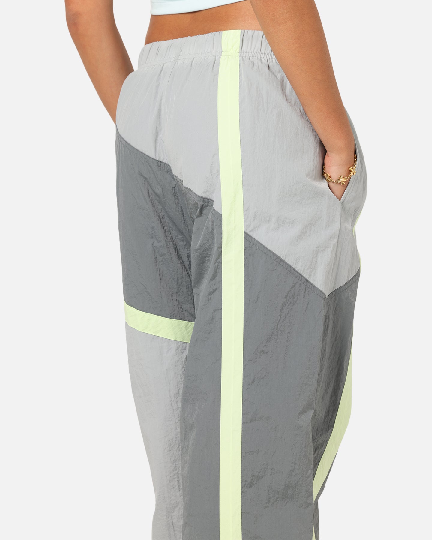 Nike Women's Sportswear Mid-Rise Street Woven Open-Hem Pants Smoke Grey、mySite、zt4zffjzw