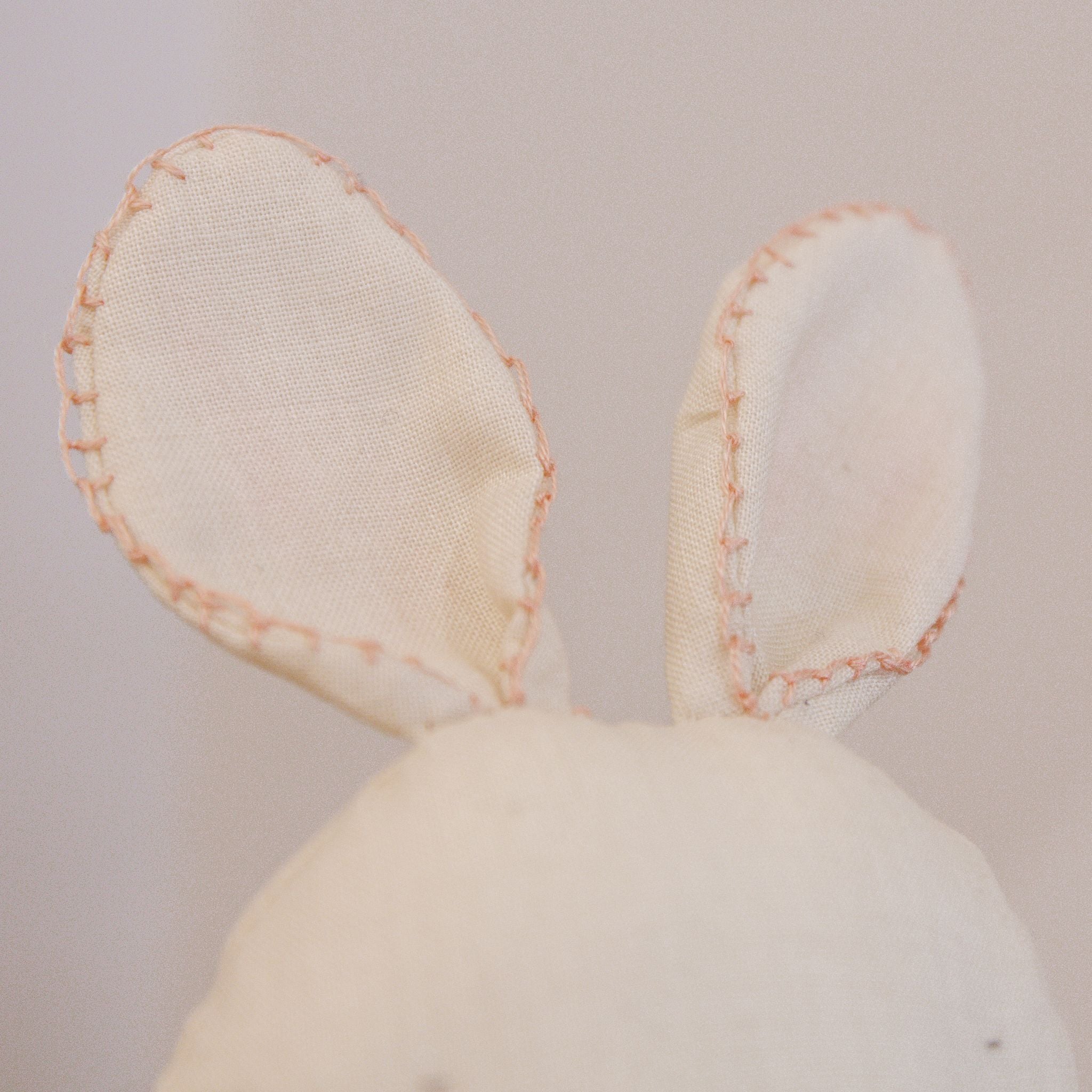 RETIRED - Hutch Studio - Pretty Sweet Penny - Hand-Crafted Cream Bunny、mySite、g9winljtr