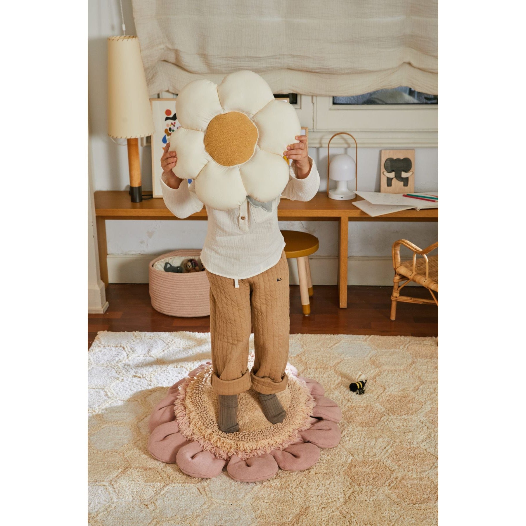 Planet Bee Pink Daisy Floor Cushion、mySite、gigharbornorthrealestate