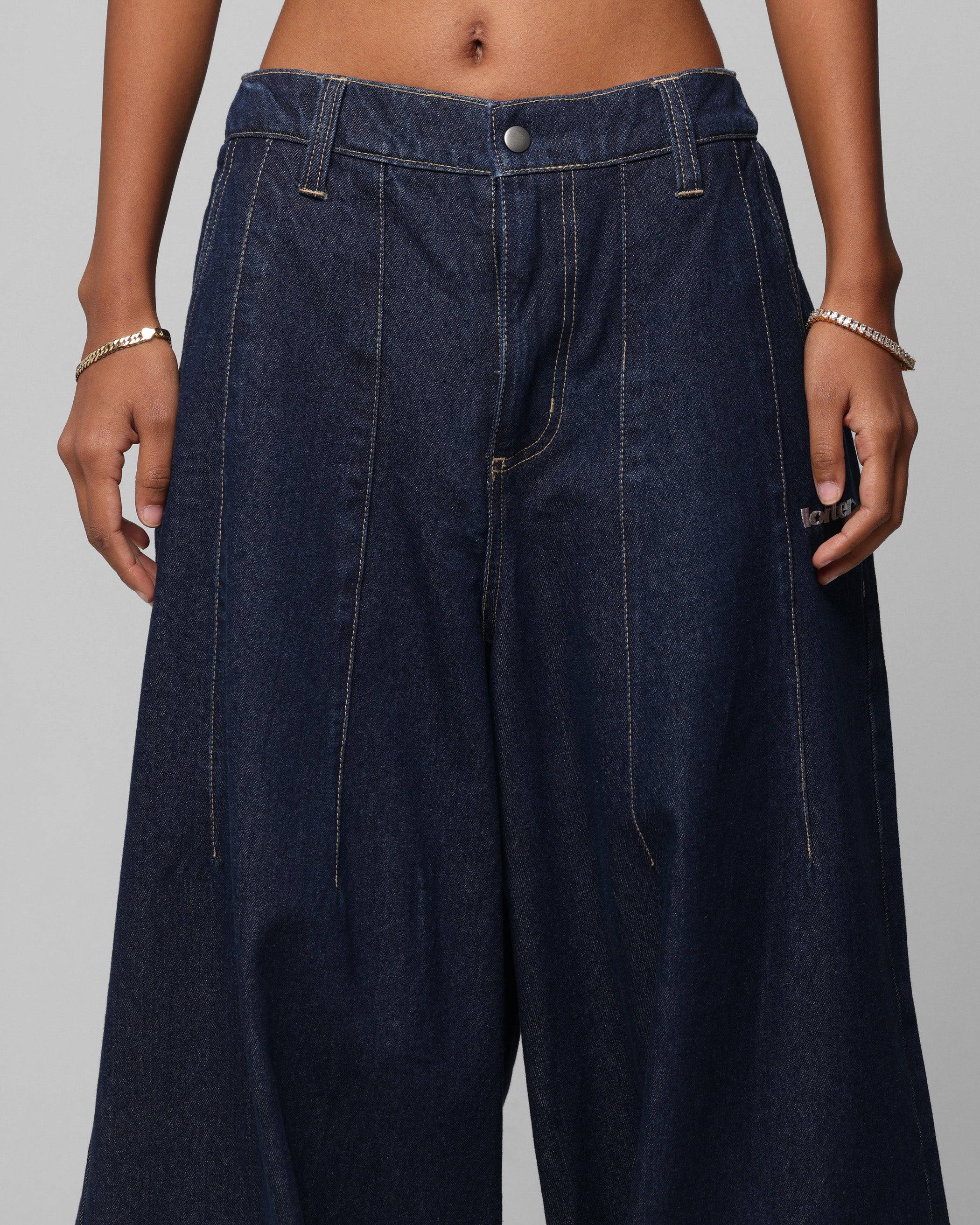 {product_title} - {shop_name}