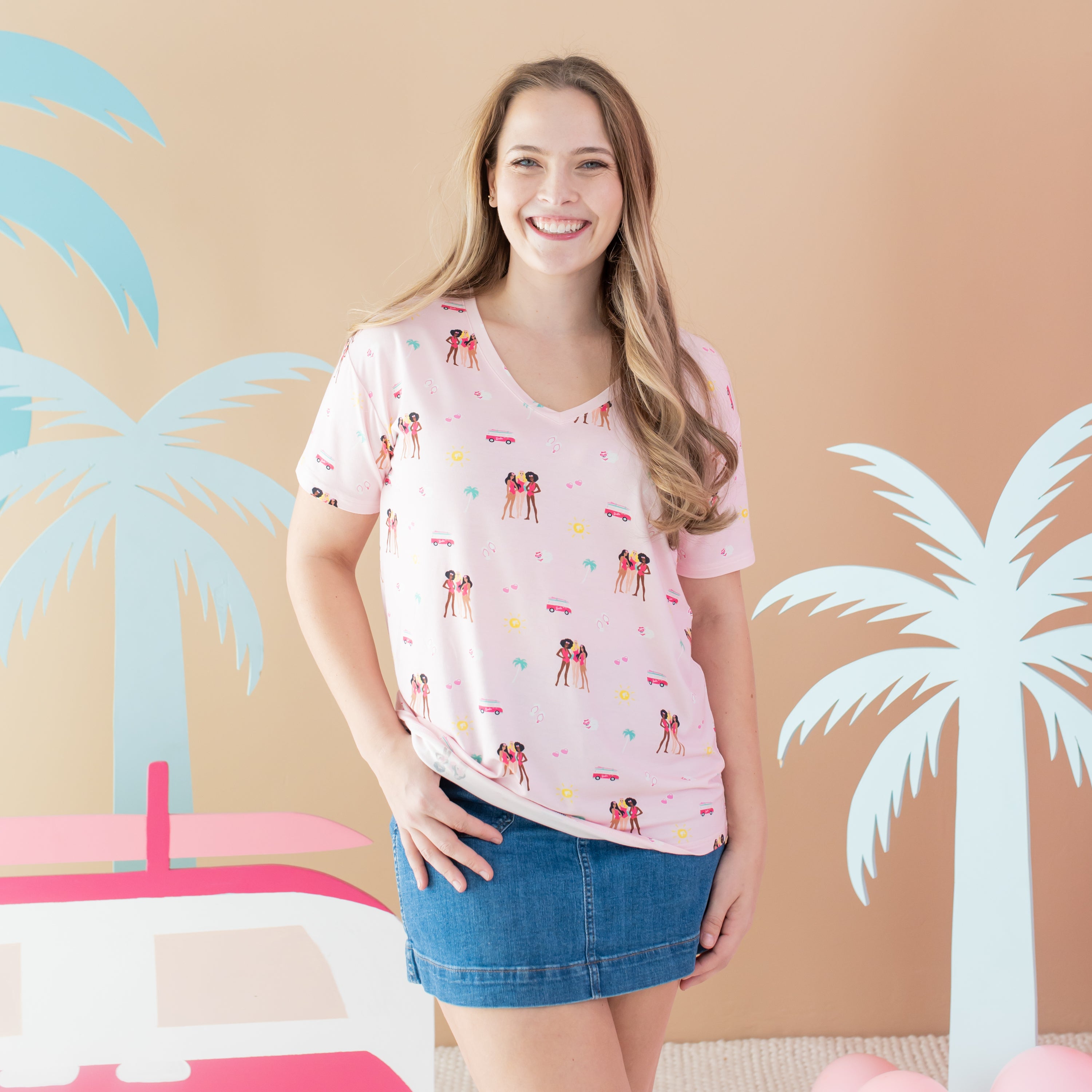  Women’s Relaxed Fit V-Neck in Barbie™ Beach、mySite、layawaytickets