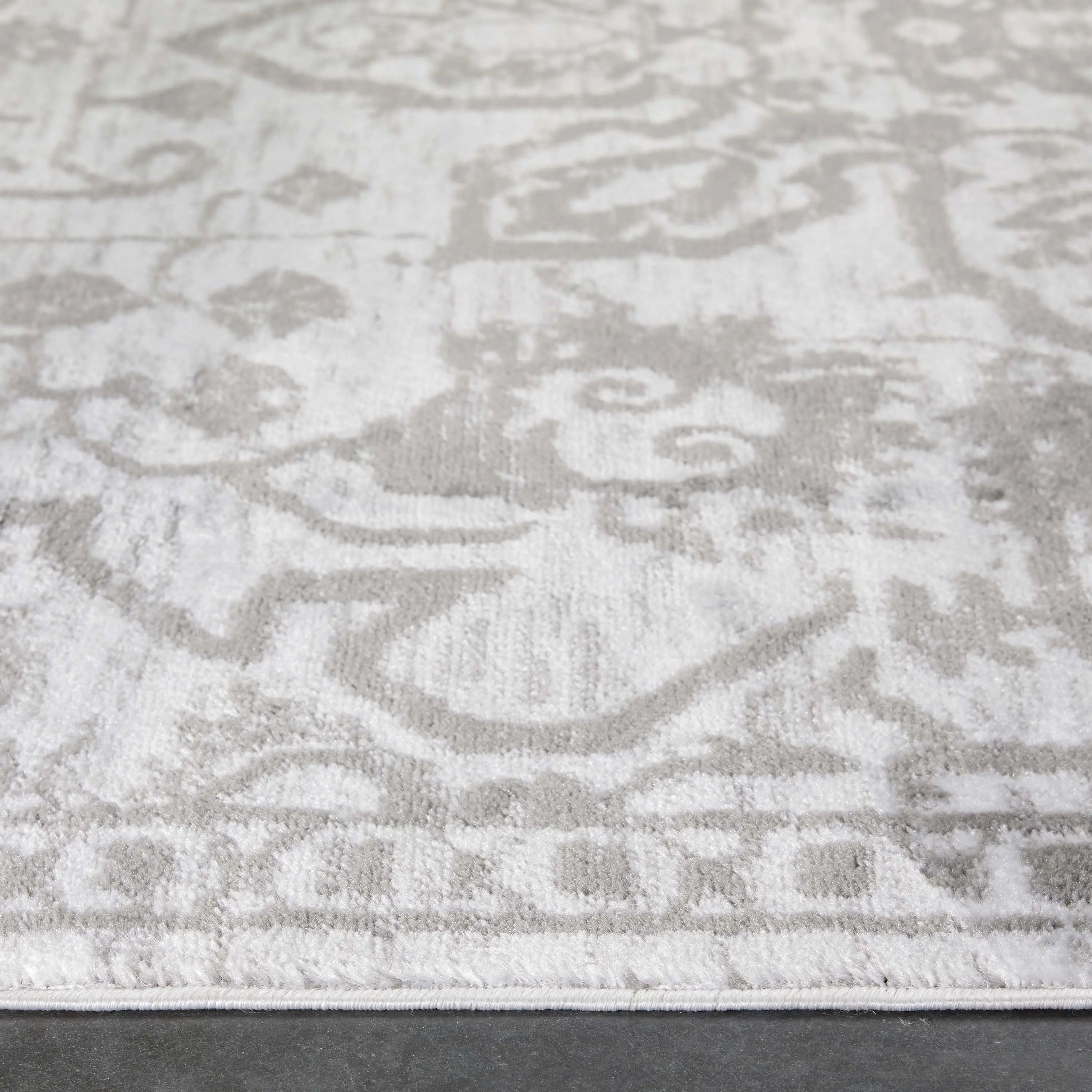 Disa Vintage Medallion Cream Soft Rug By Chill Rugs、mySite、gigharbornorthrealestate