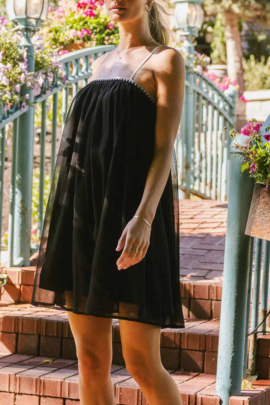 {product_title} - {shop_name}