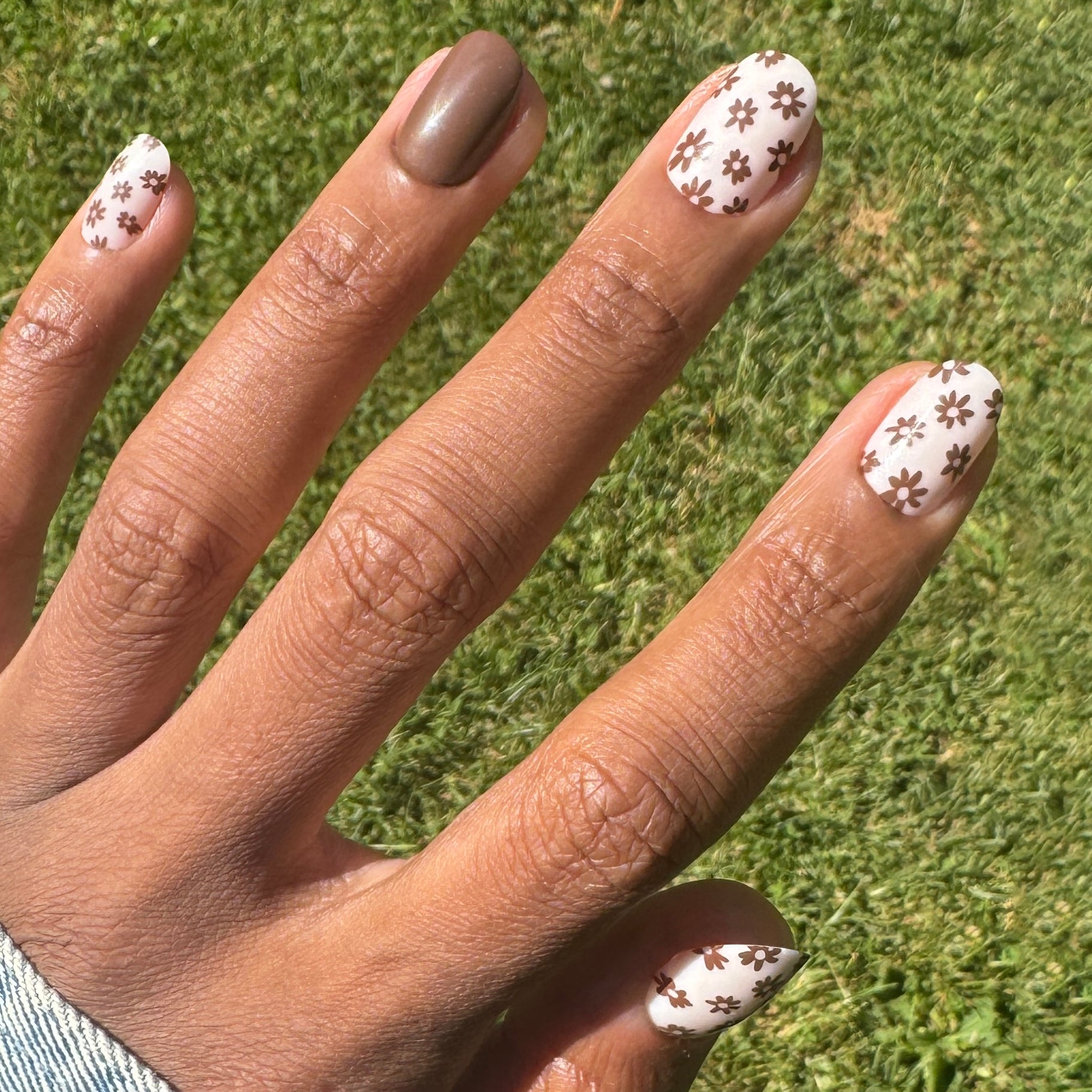 Falling for Flowers | Short | Round - Tab Press-On、mySite、solidvoid