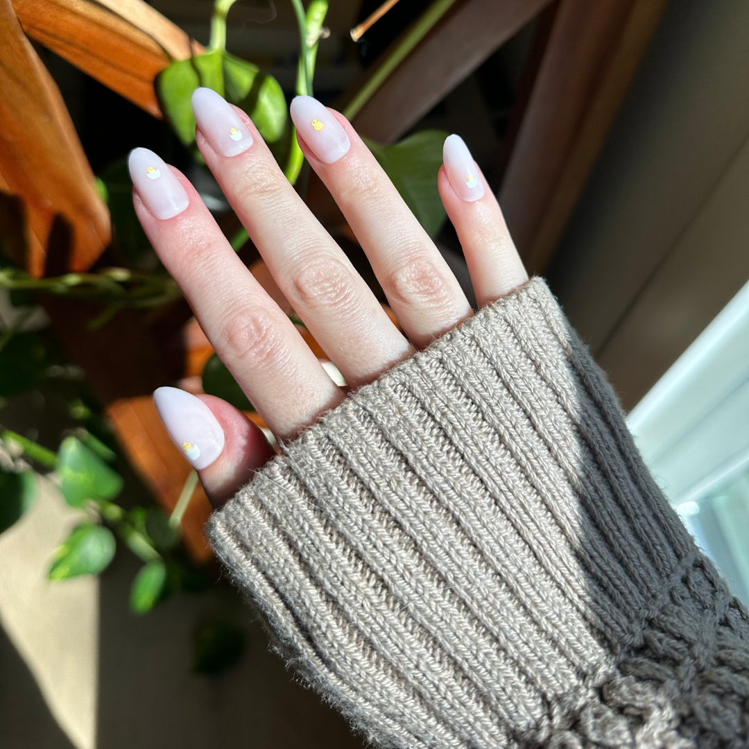 Cheerful Chicks - Press-On | Medium | Oval、mySite、solidvoid