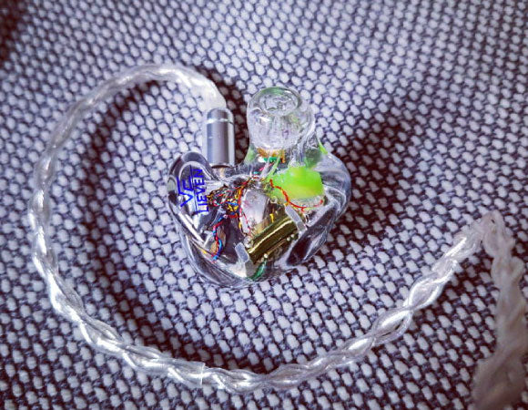 Headphone-Zone-Vision Ears-ELYSIUM