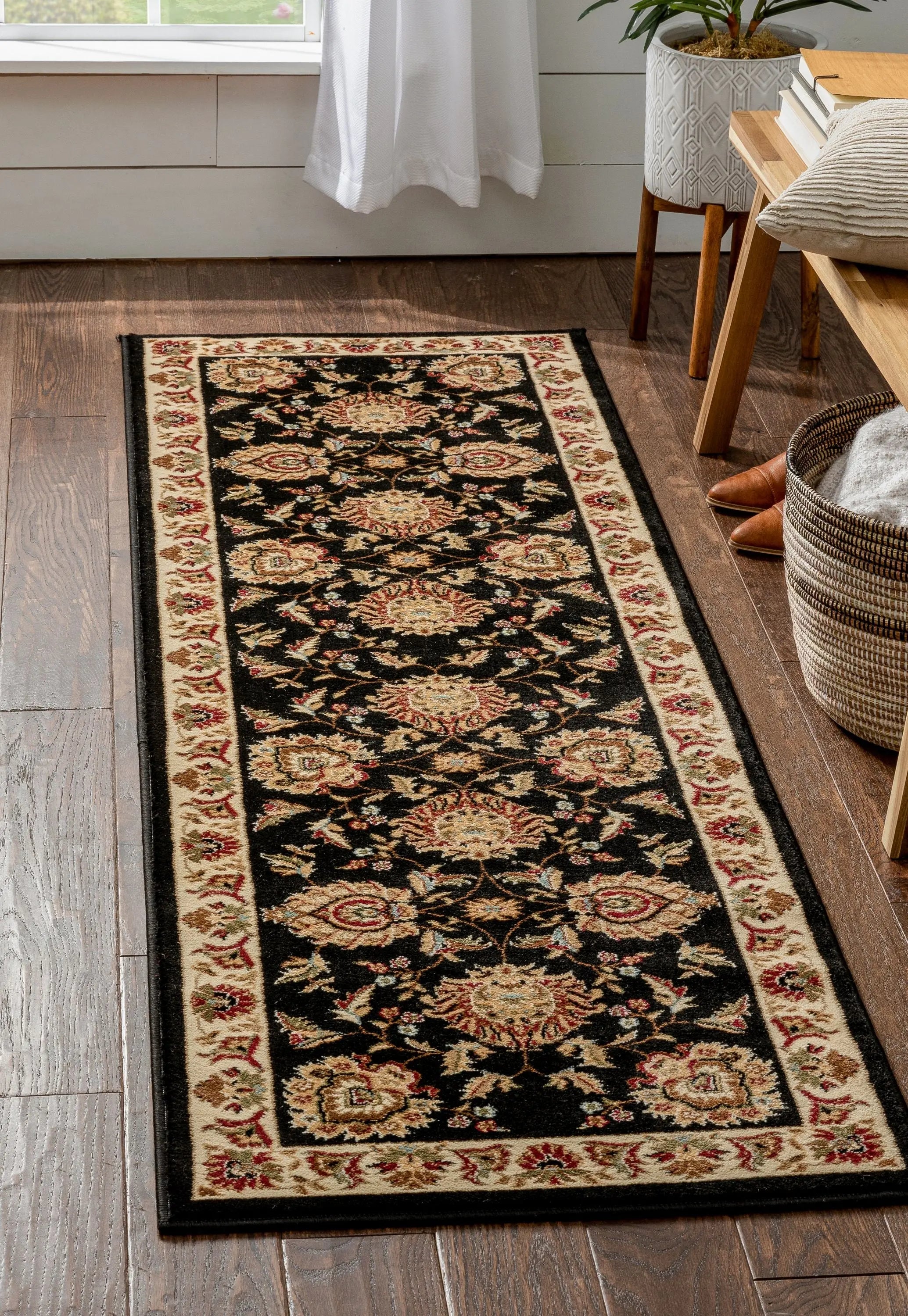 Abbasi Black Traditional Rug、mySite、gigharbornorthrealestate