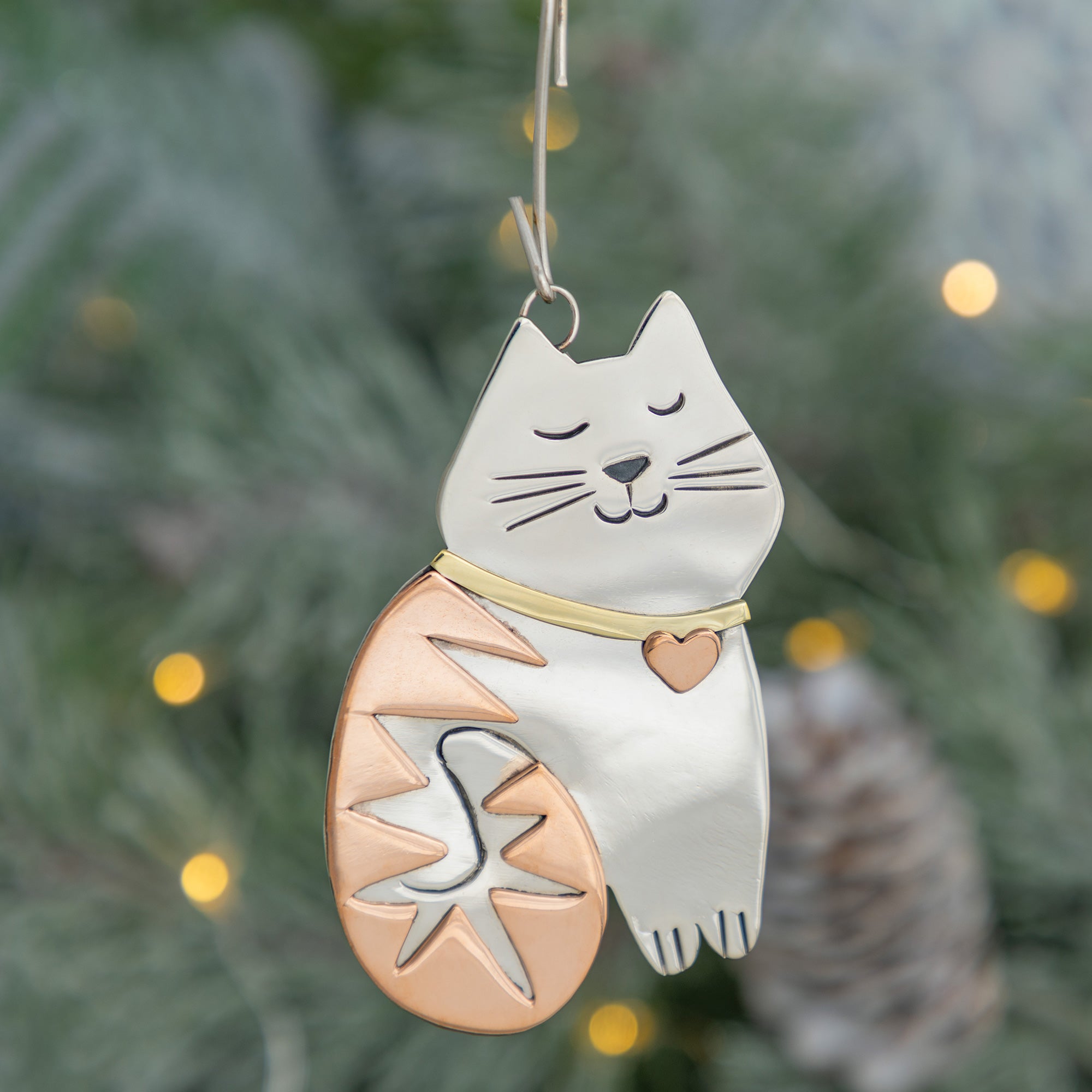 Whiskers & Stripes Cat Ornament、mySite、camillekostekn