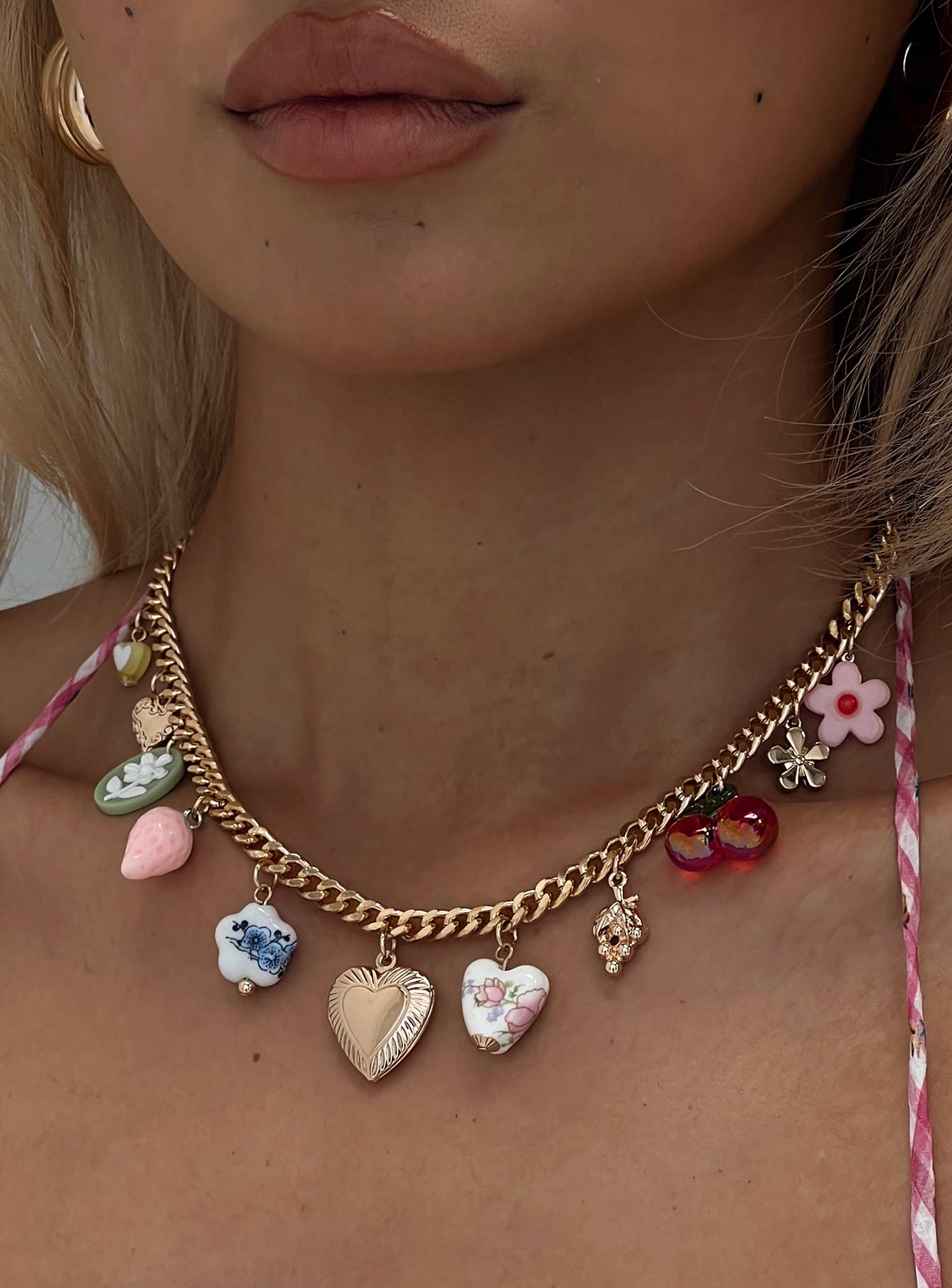 Get Closer Charm Necklace Gold、mySite、solidvoid