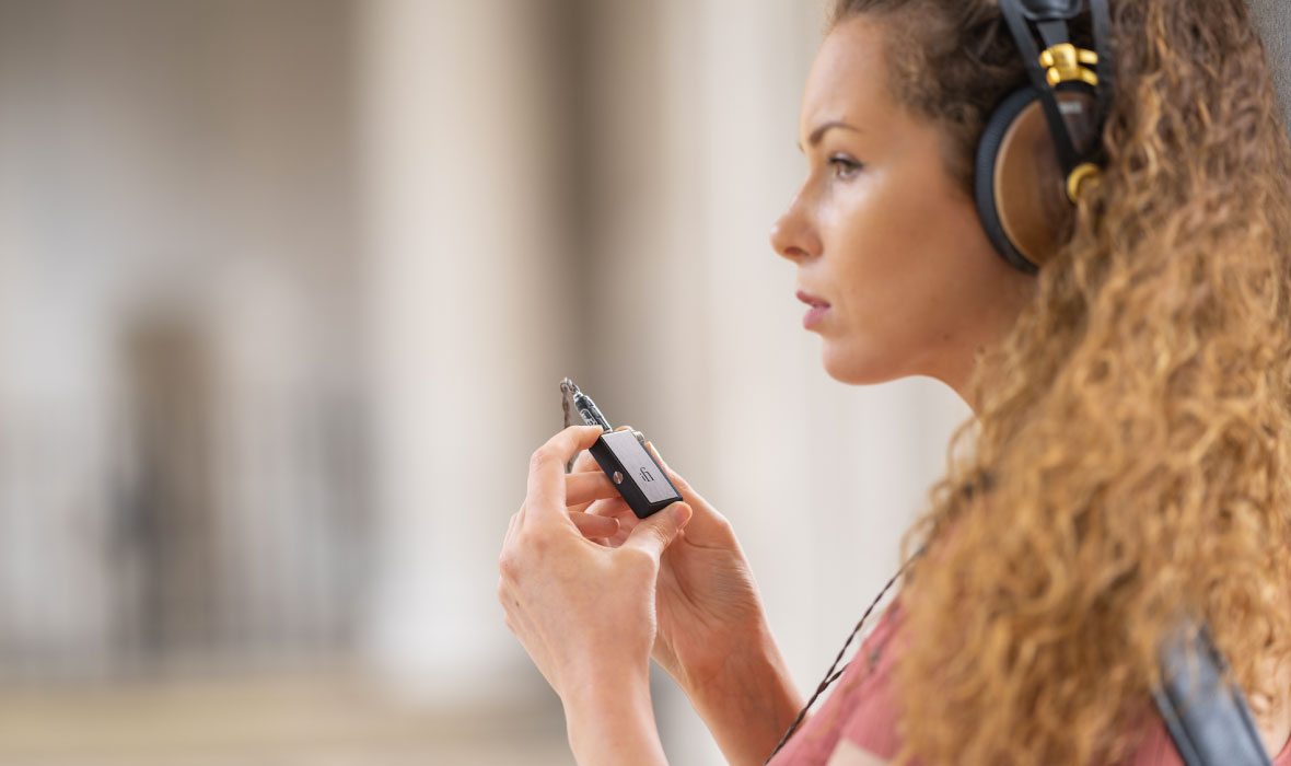 Headphone-Zone-iFi-Audio-GO-blu