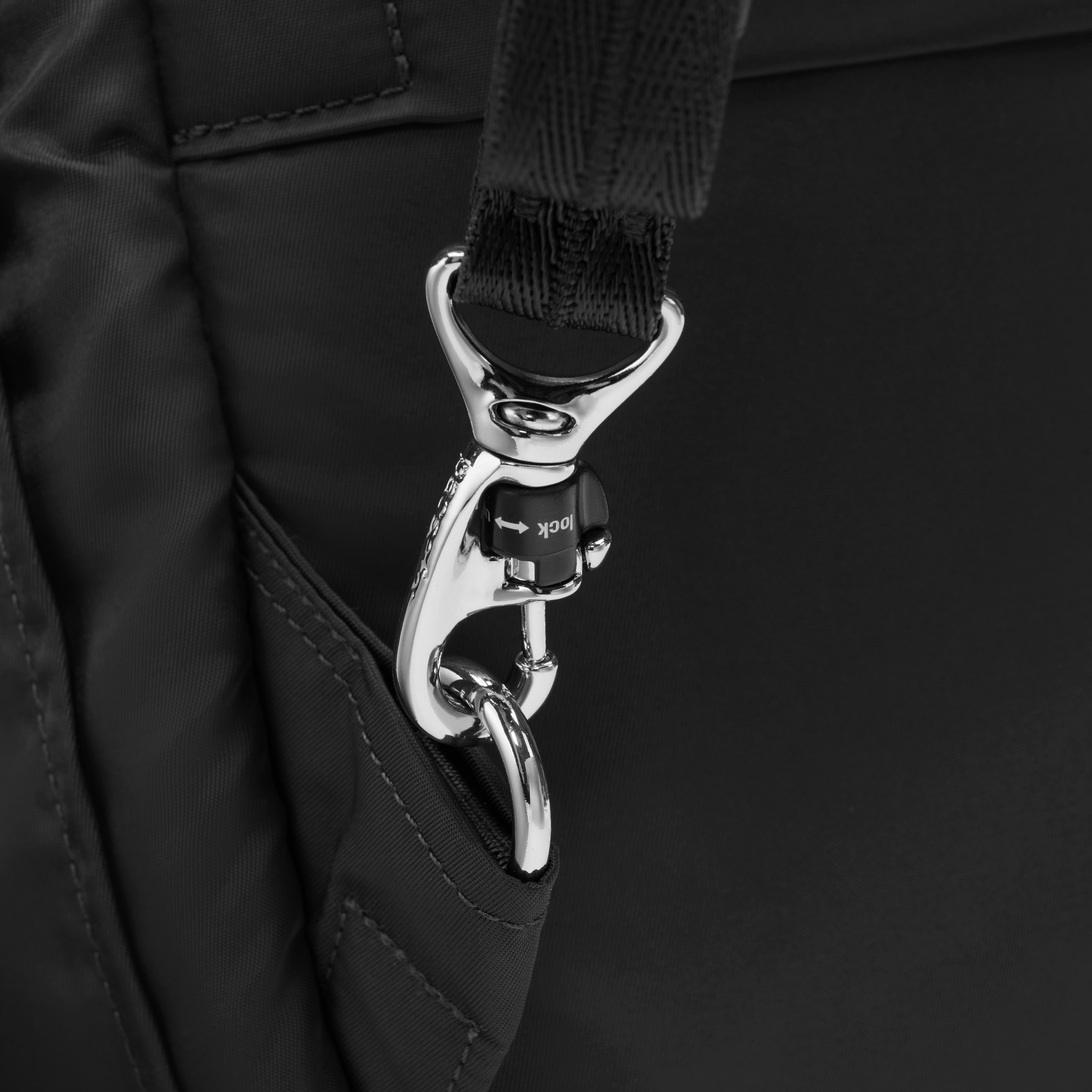 Pacsafe® W 10L anti-theft backpack、mySite、garagedoors4me