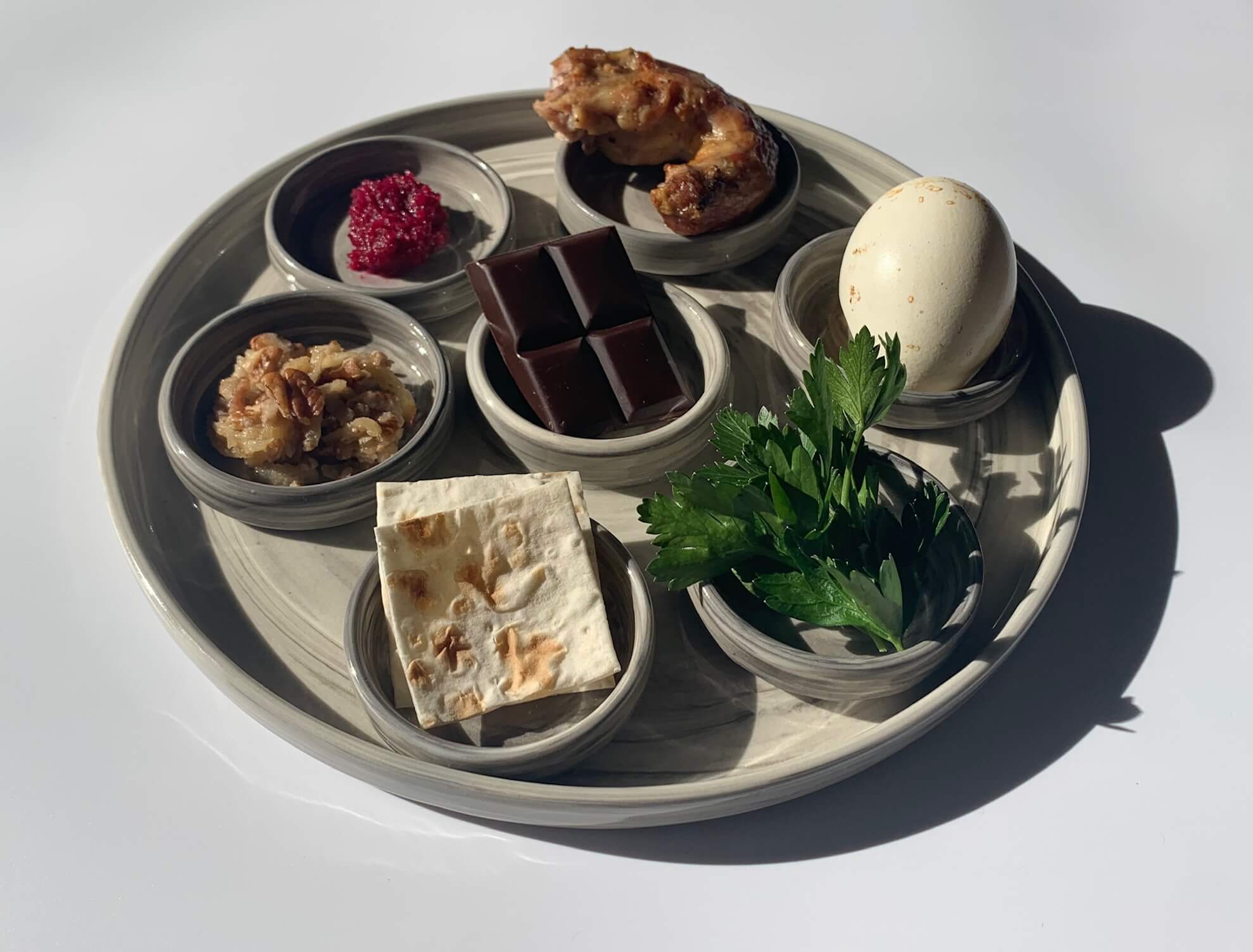 Modern Swirl Ceramic Seder Plate、mySite、topwebapps