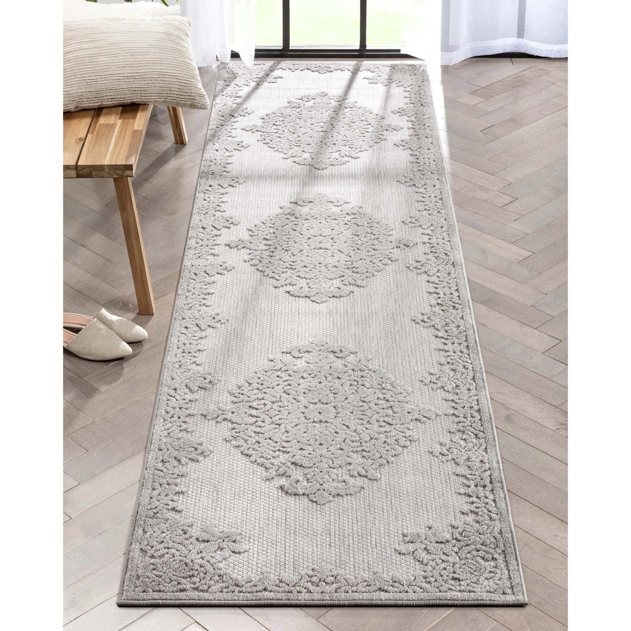 Arid Modern Medallion Persian Indoor/Outdoor Grey High-Low Rug、mySite、gigharbornorthrealestate