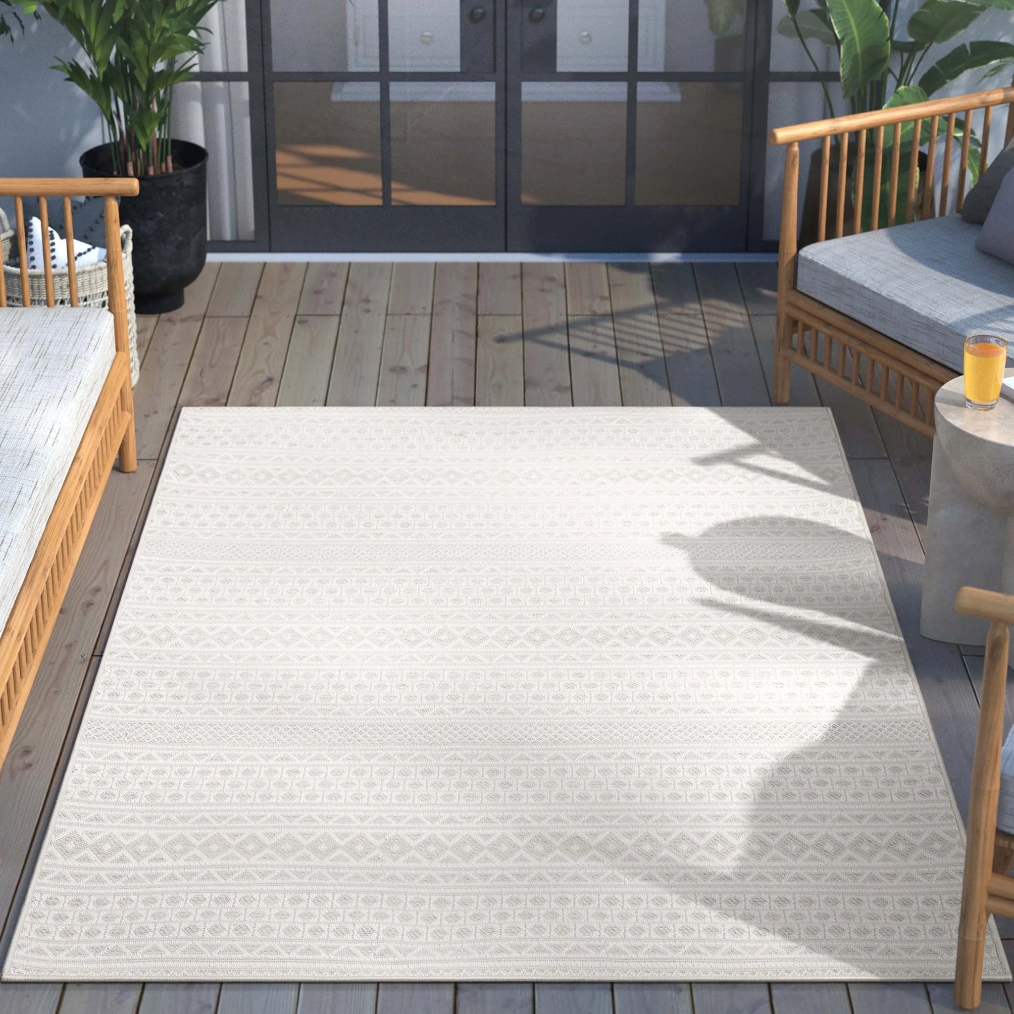 Arwen Tribal Indoor/Outdoor Ivory Textured Rug、mySite、gigharbornorthrealestate