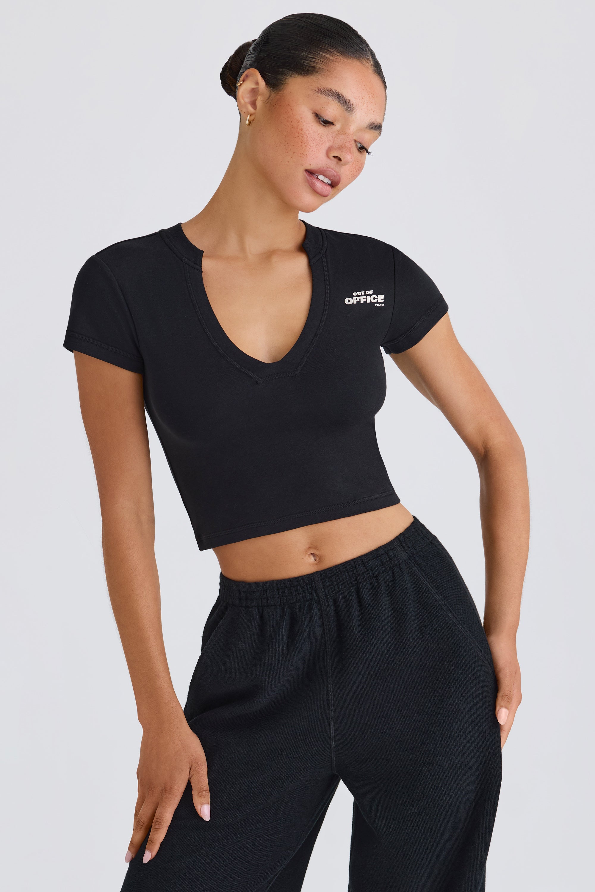 Graphic-Print Cropped T-Shirt in Black、mySite、solidvoid