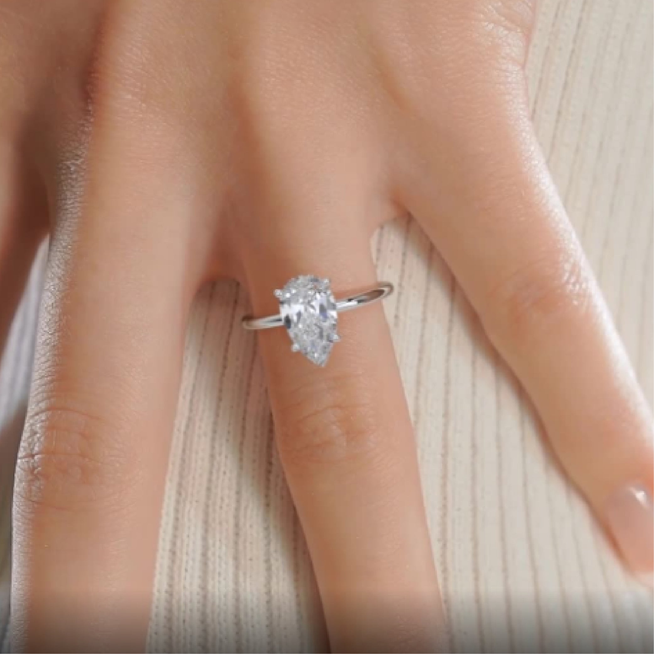 Willow Diamond Engagement Ring -18K White Gold、mySite、hinf8tx79