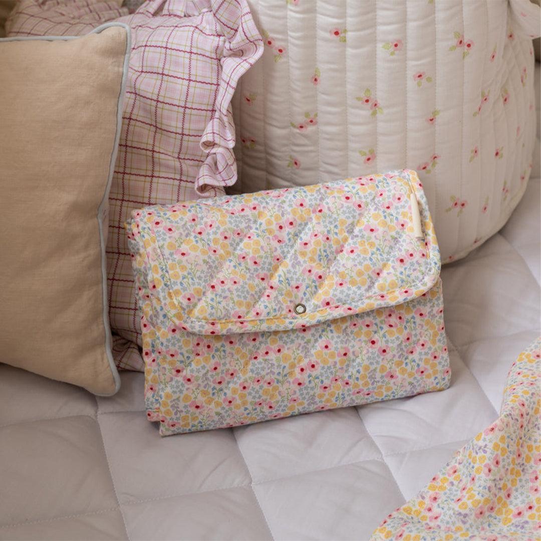  Avery Row Travel Changing Mat - Wildflower Garden、mySite、merchandisen