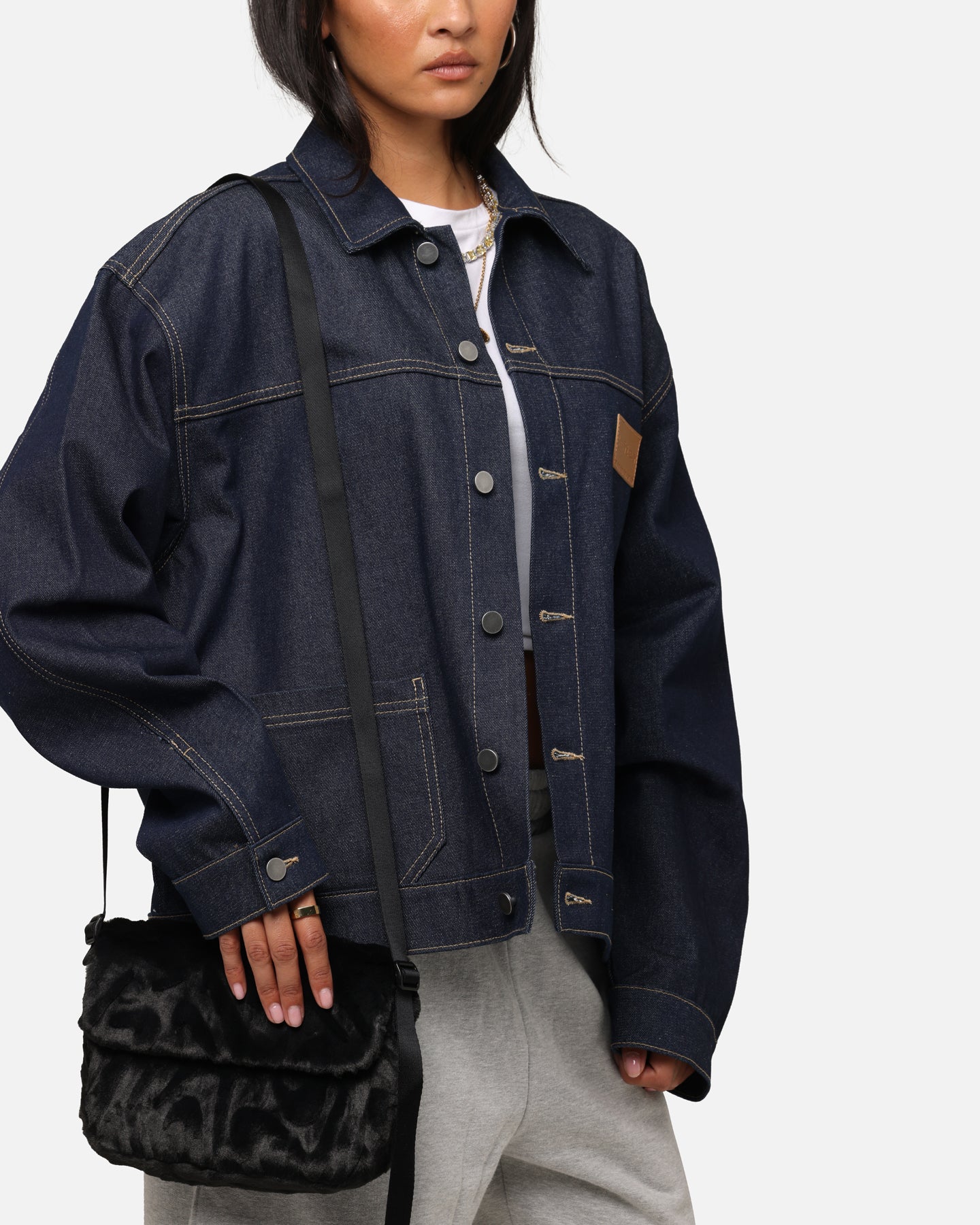 Nike Faux Fur Crossbody Bag (1L) Black/Black、mySite、zt4zffjzw