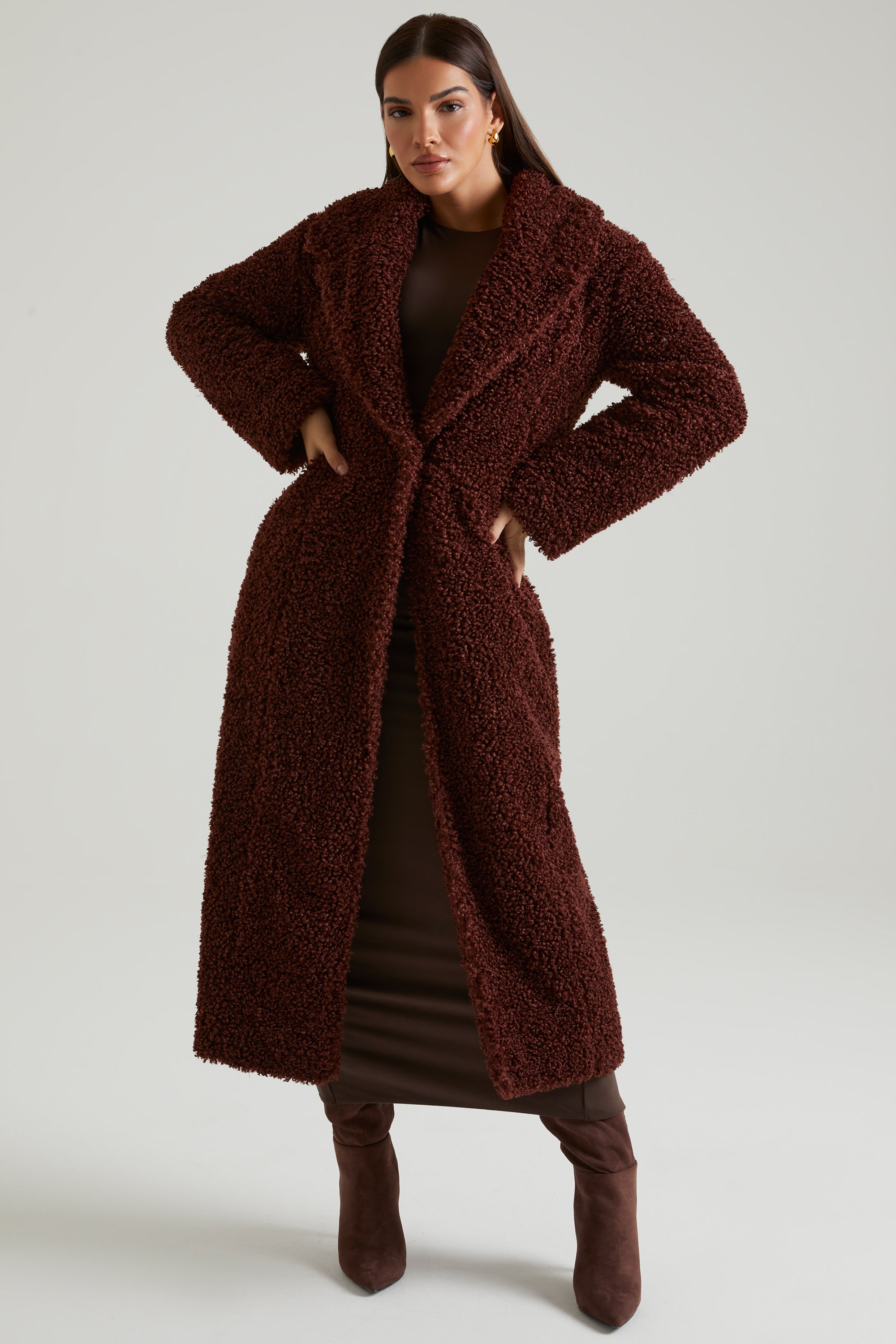 Long Shearling Coat in Brown、mySite、solidvoid
