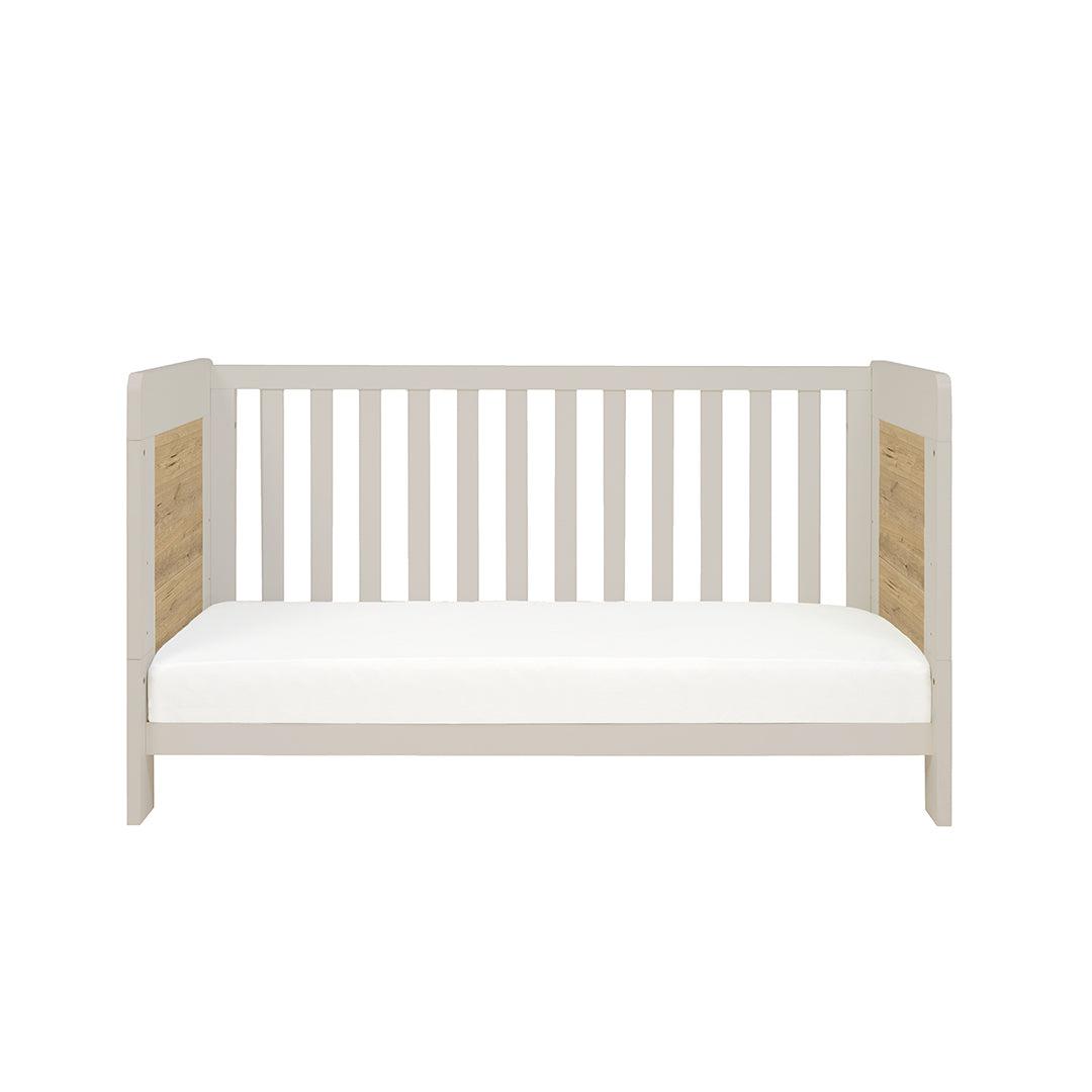  Tutti Bambini Essentials Alba Cot Bed - White Sand/ Distressed Oak、mySite、merchandisen