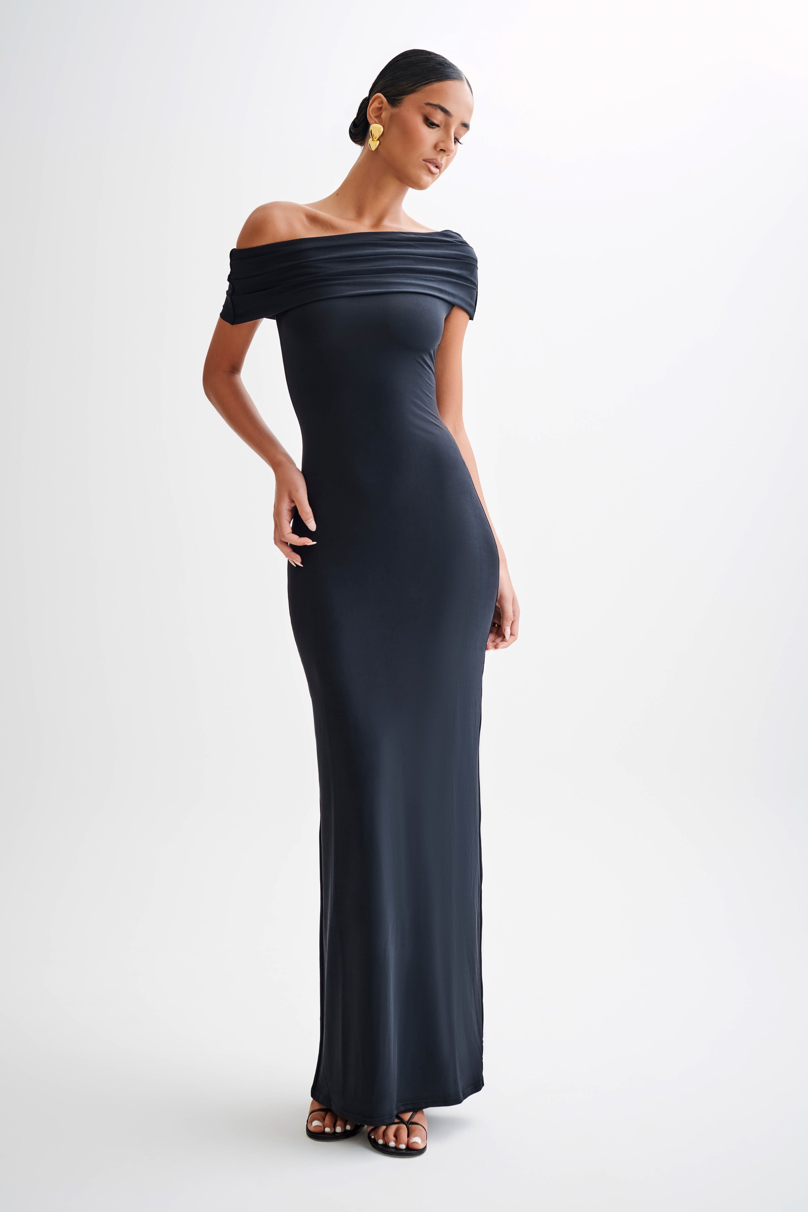 Cassandra Off Shoulder Slinky Maxi Dress - Black、mySite、solidvoid