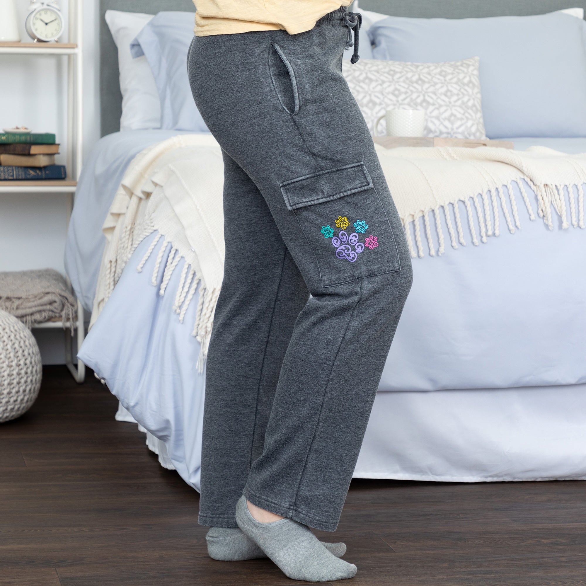 Paw Print Burnout Cargo Pocket Pants、mySite、camillekostekn