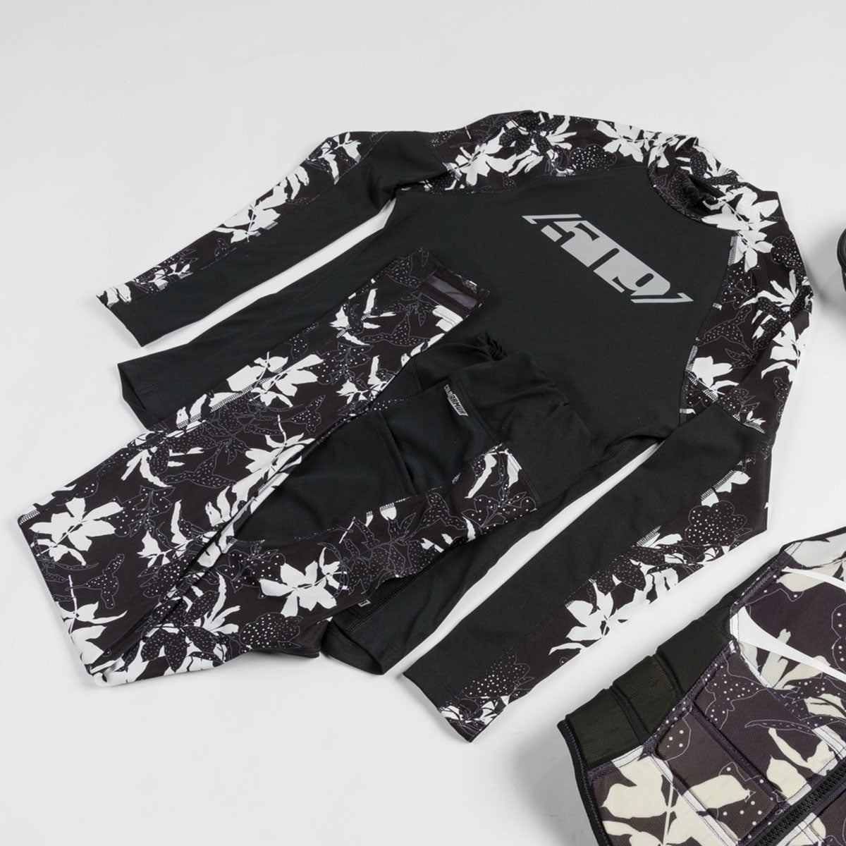 Women's FZN LVL 1 Shirt、mySite、dreamappss