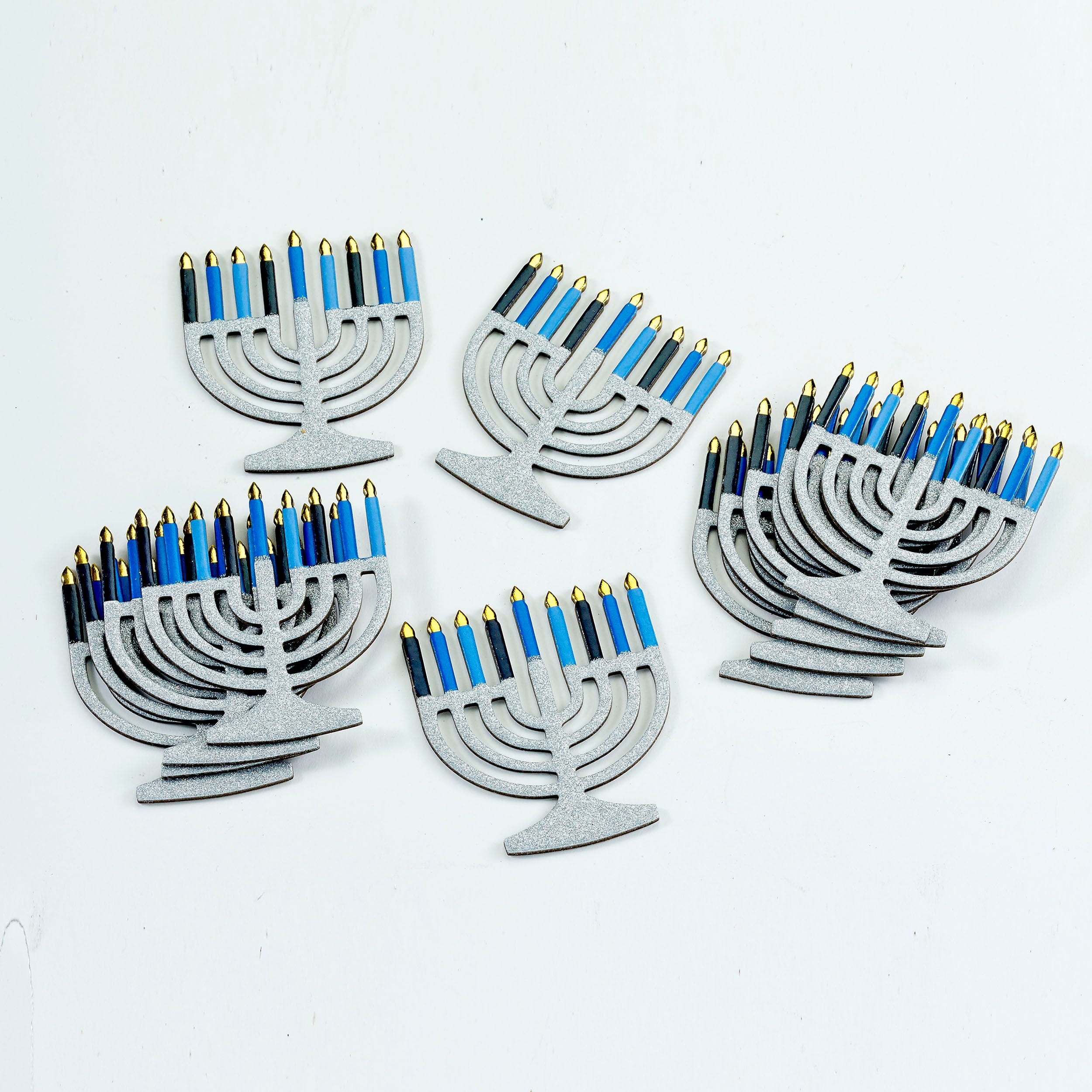 Glitter and Foil Menorah Tablescatters、mySite、topwebapps