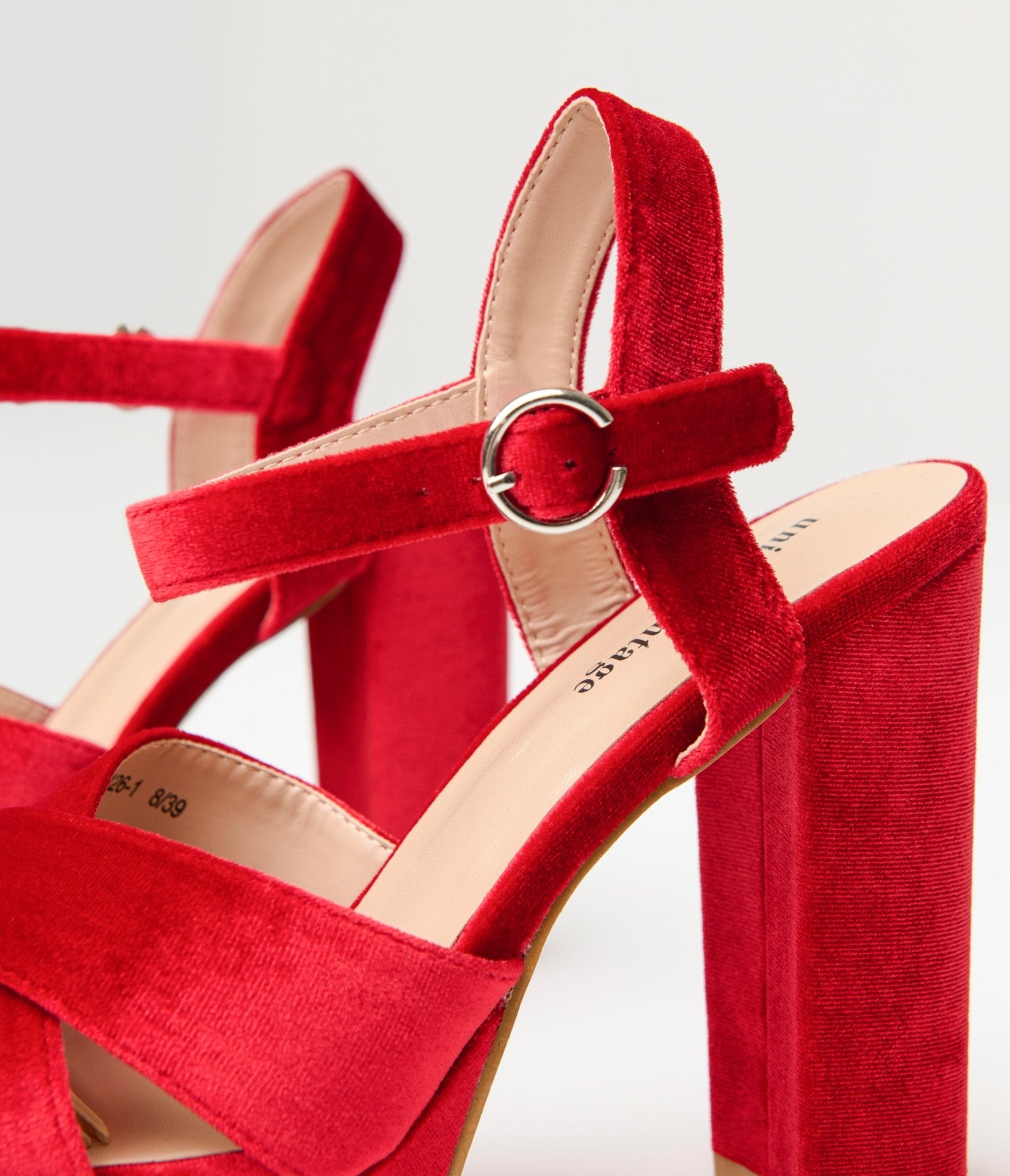 {product_title} - {shop_name}