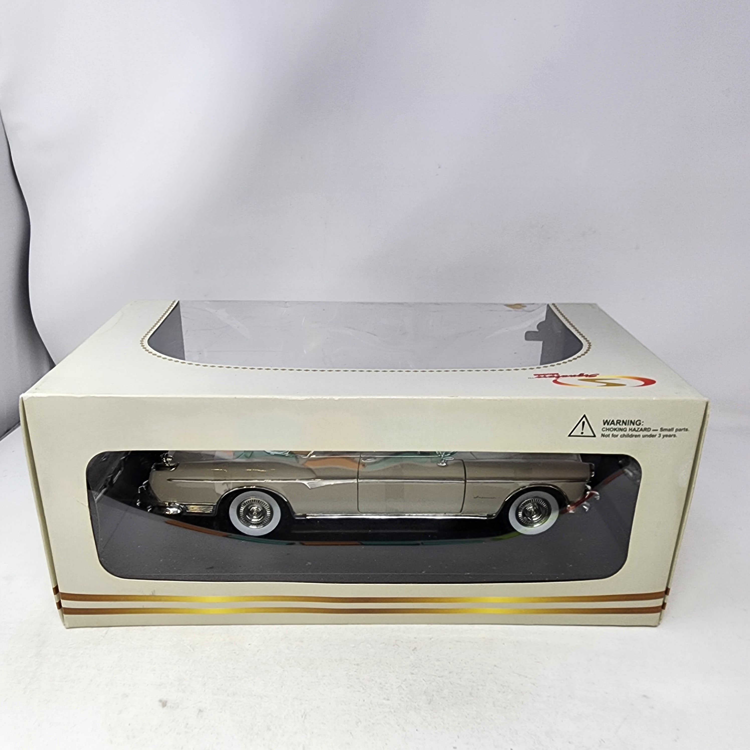 1955 Chrysler Imperial * White w/ Gold Top * Signature Models 1/18 Scale、mySite、hgirdovlk