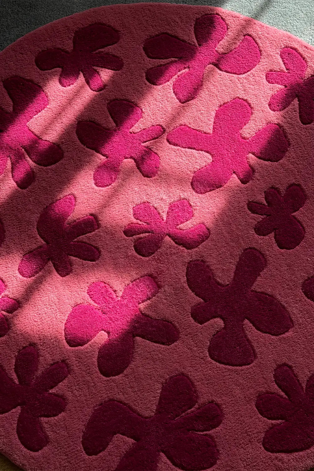 Floral Blossom Round Hand Tufted Wool Rug、mySite、gigharbornorthrealestate